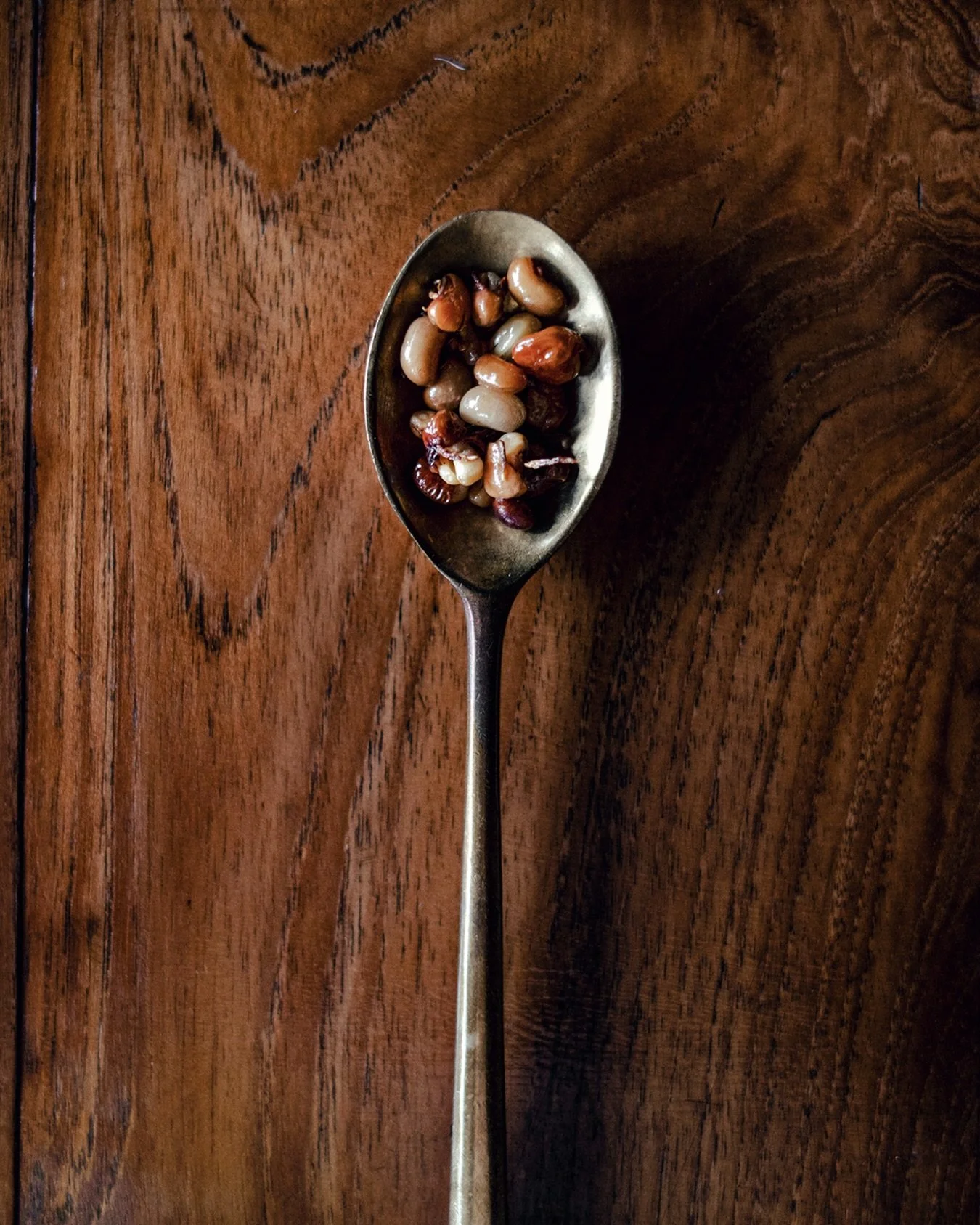 A moment reduced to essentials @baliaslirestaurant 
Texture, weight, and balance.
~ Materials speaking quietly

Photography by @el_glanic