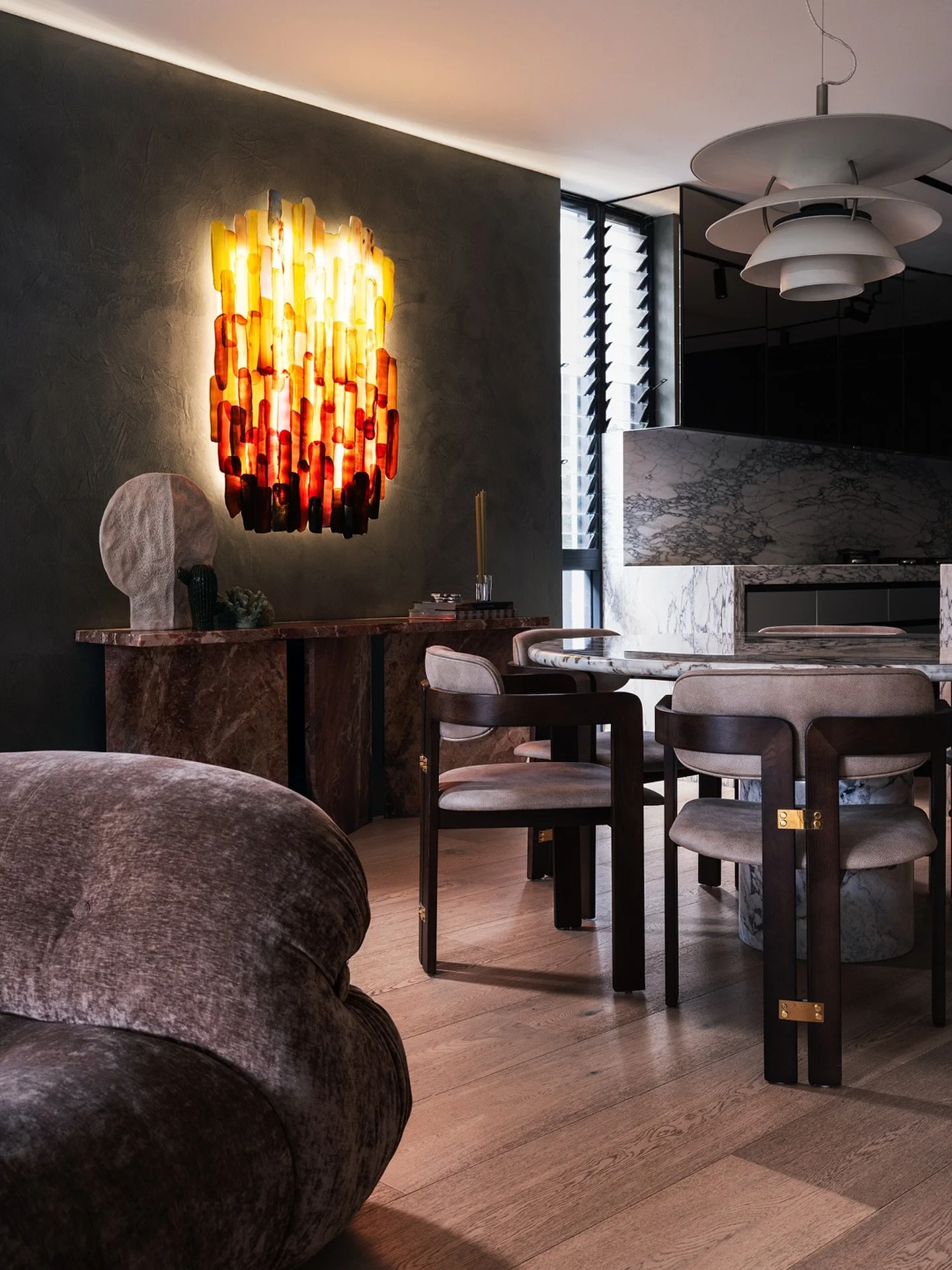 Composing with shadow as much as furniture. 
Home of interior designer Tina Cha.

Photography by @el_glanic