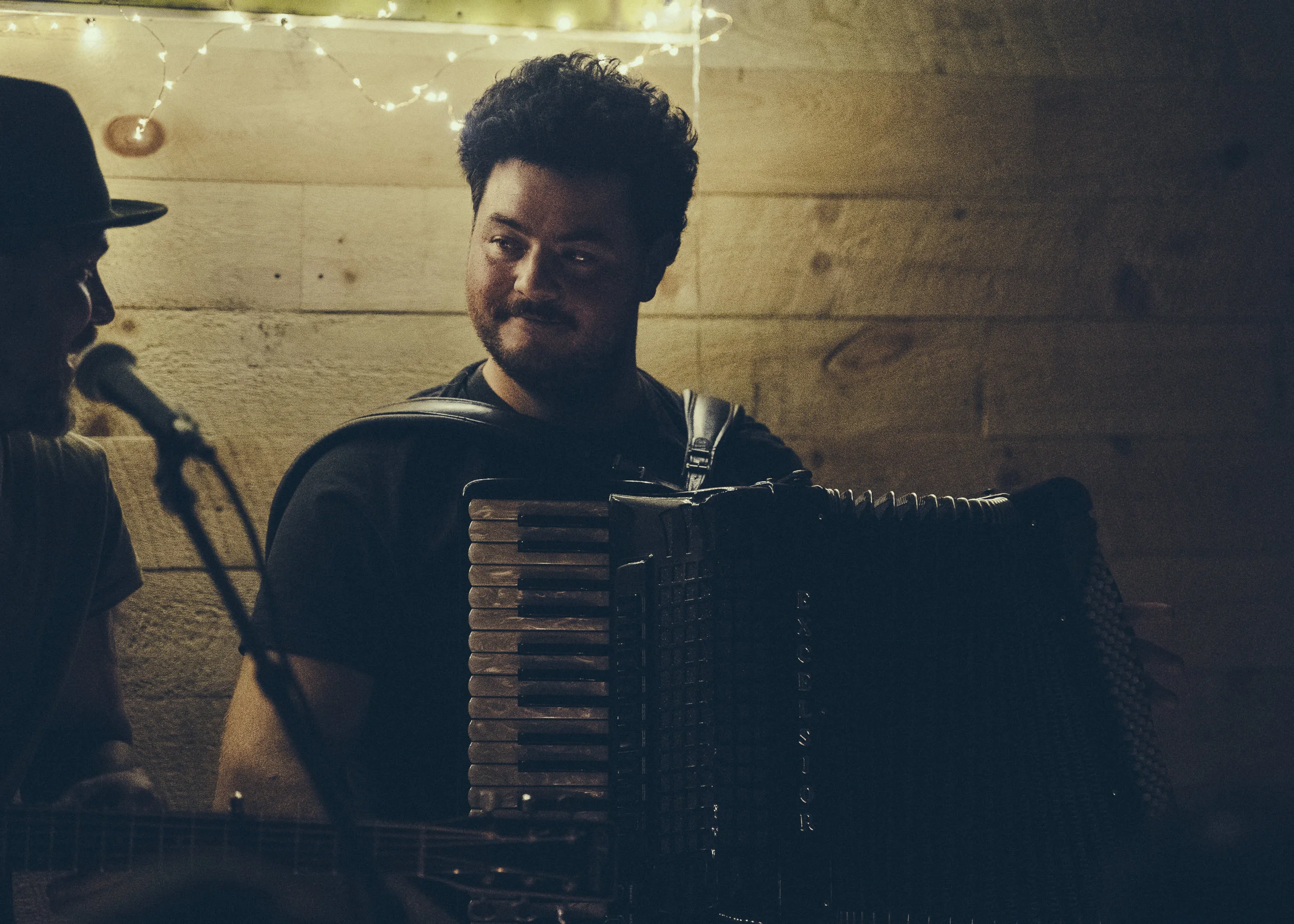 17.04.29 - simone felice BARN 0476.jpg