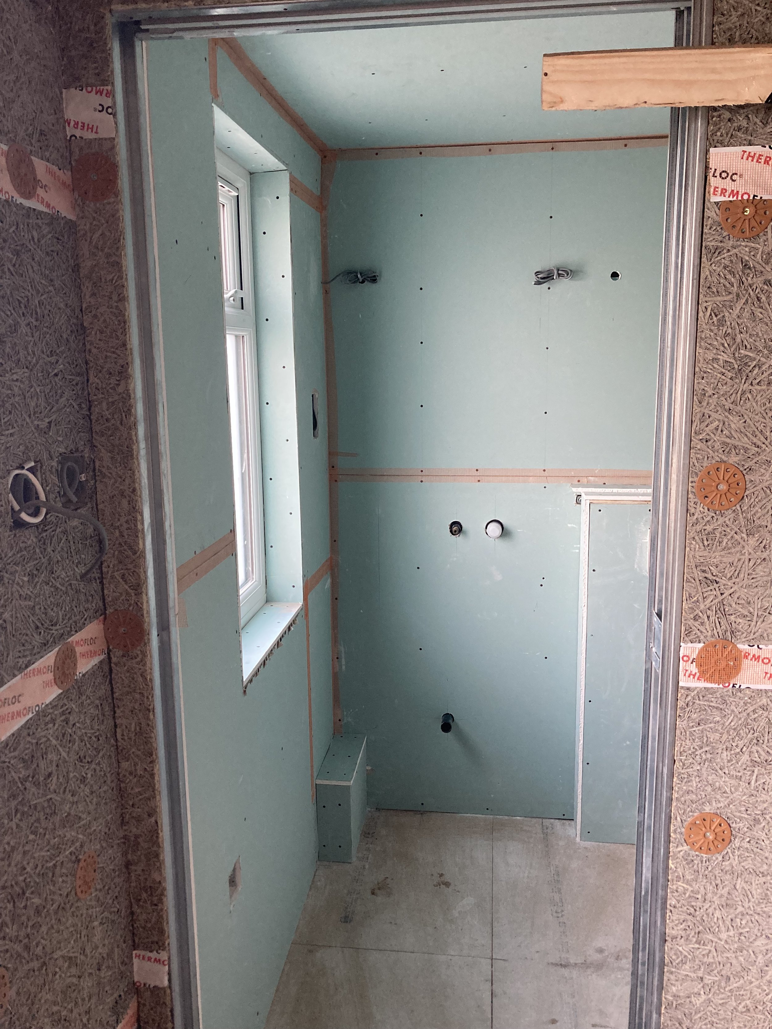 ensuite_plasterboard.jpeg