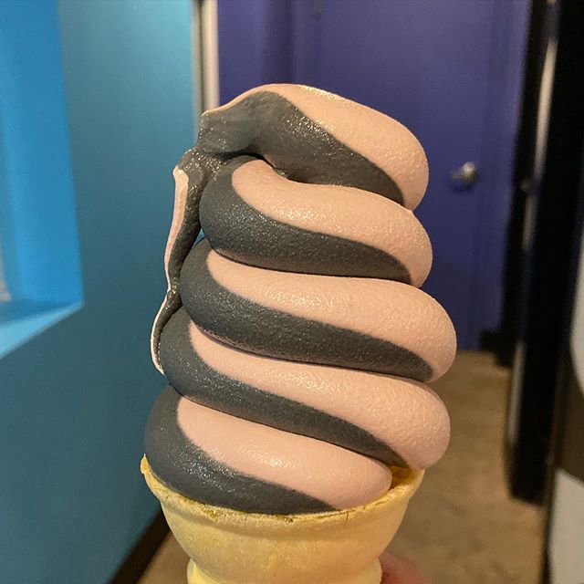 When your ice cream cone matches your outfit #pinkandgrey #thegreat80238 #dang #softserveicecream  #blackraspberryswirl