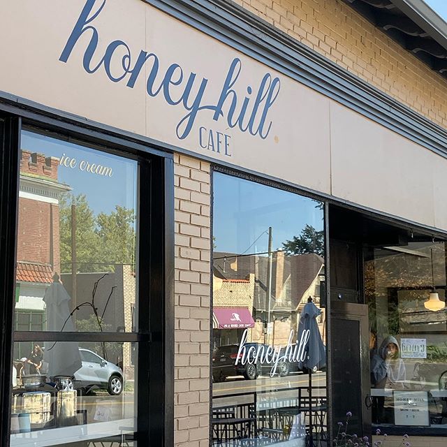 Checking out our awesome tasty neighbors Honey Hill Caf&eacute;. Banana Toast is amazing!
@honeyhilldenver #parkhilldenver #eatlocal #thegreat80238 #bananatoast