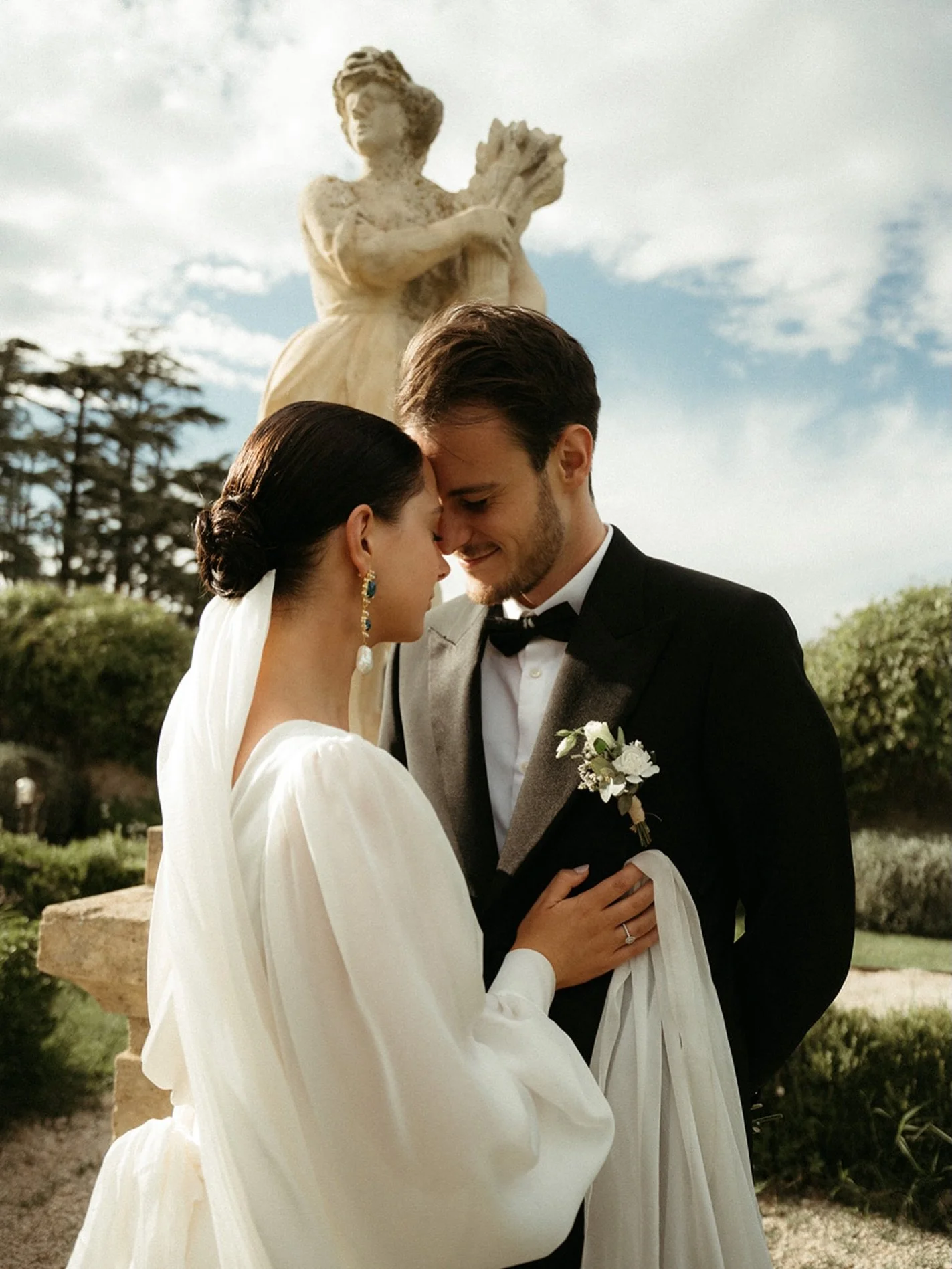 Sunlit folds, 2024

Lieux @chateaudefonscolombe @chateau_alpheran 
Traiteur @marrou_traiteur 
Robe @soio_paris 
Fleurs (bouquet, &eacute;glise) @chezlaurentfleuriste 
(ch&acirc;teau, tables) @marrou_traiteur 
Dj @nuitblanchedj 

#photographemariagepa