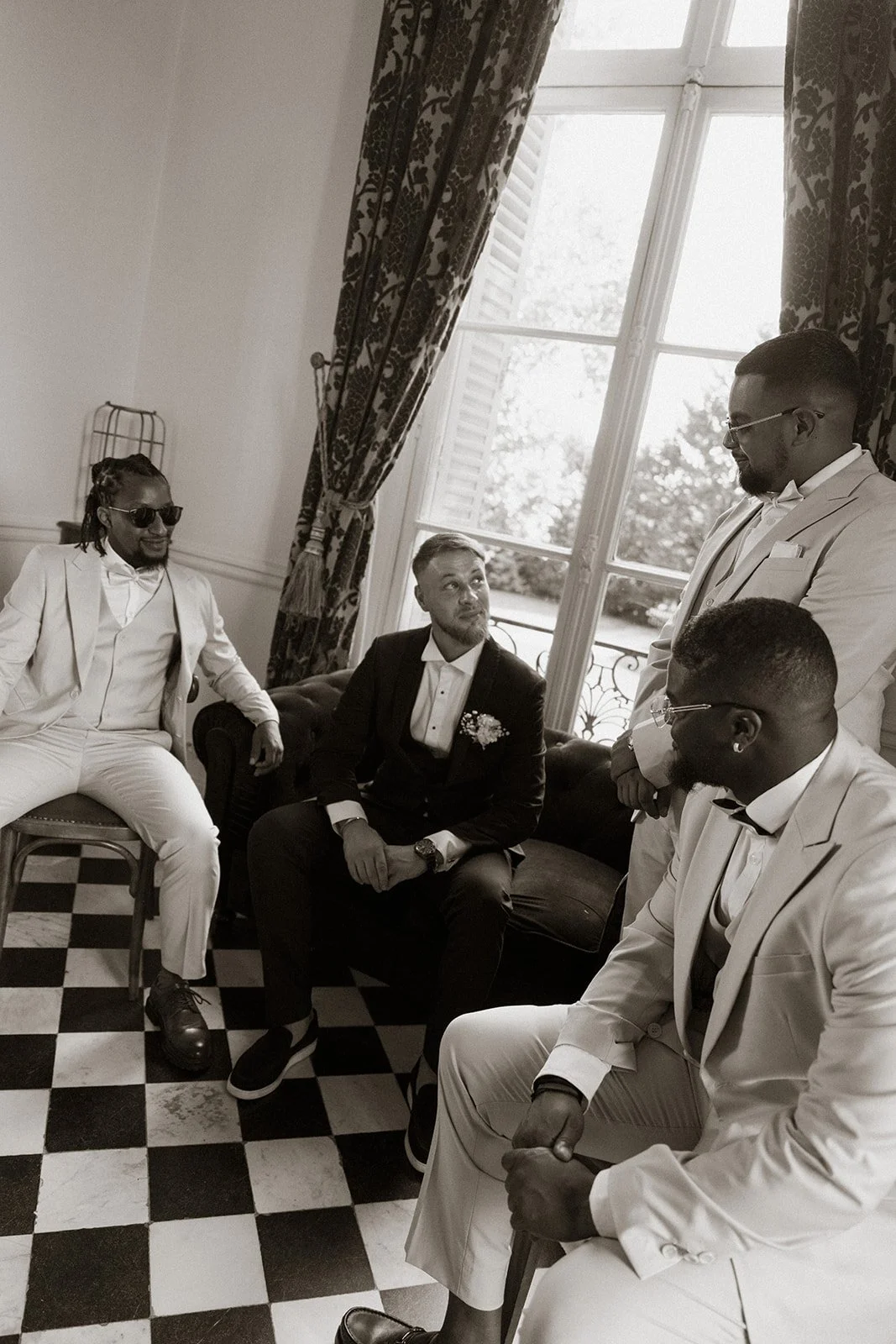 Clémentine & Nicolas B&W - _elinachantelweddings-016.jpg