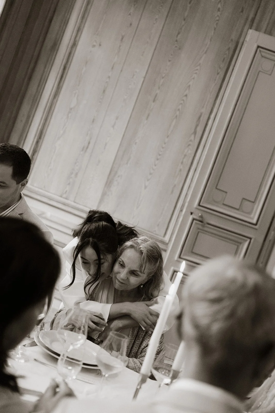 Florian & Brenda (château) B&W - _elinachantelweddings-193.jpg