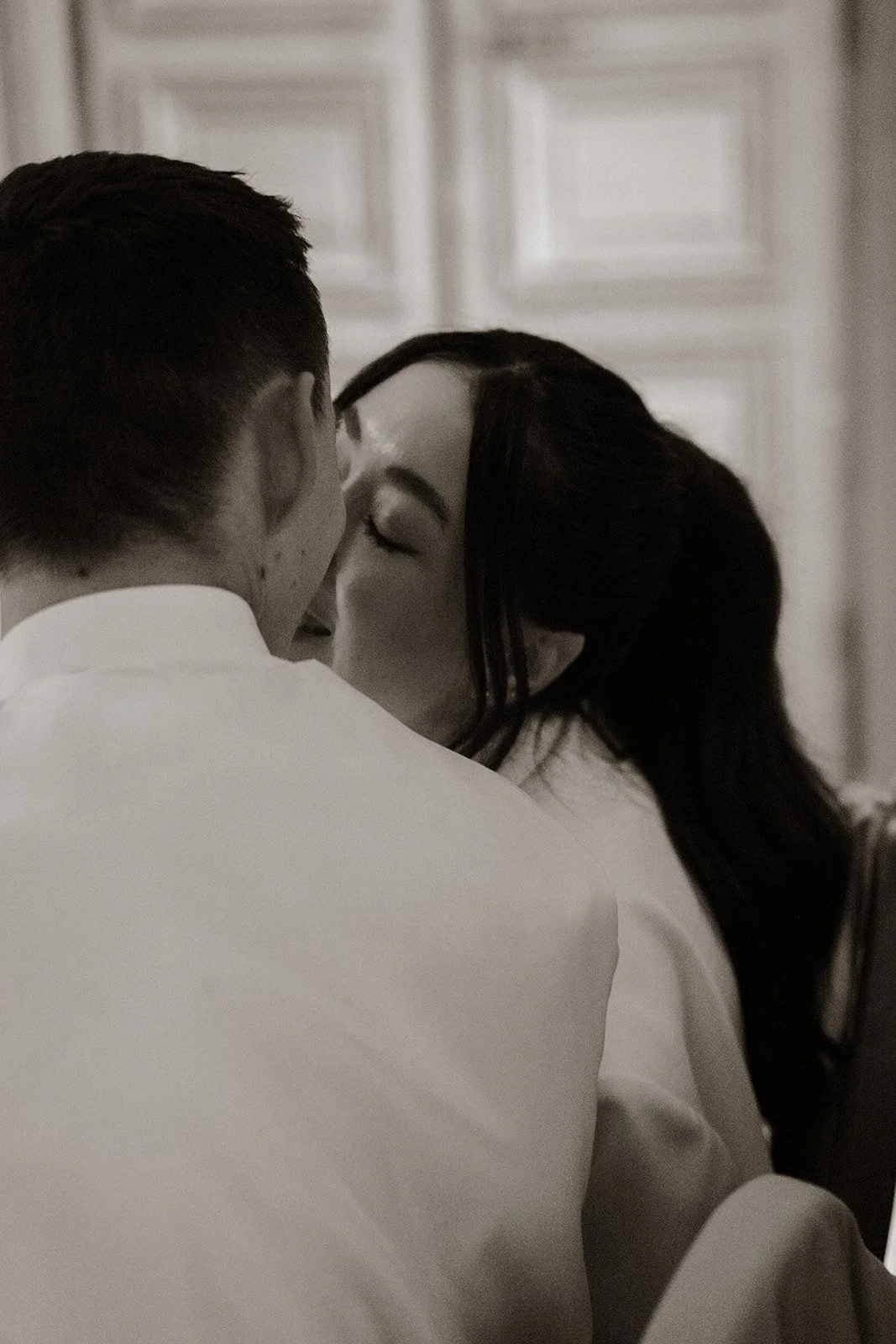 Florian & Brenda (château) B&W - _elinachantelweddings-202.jpg