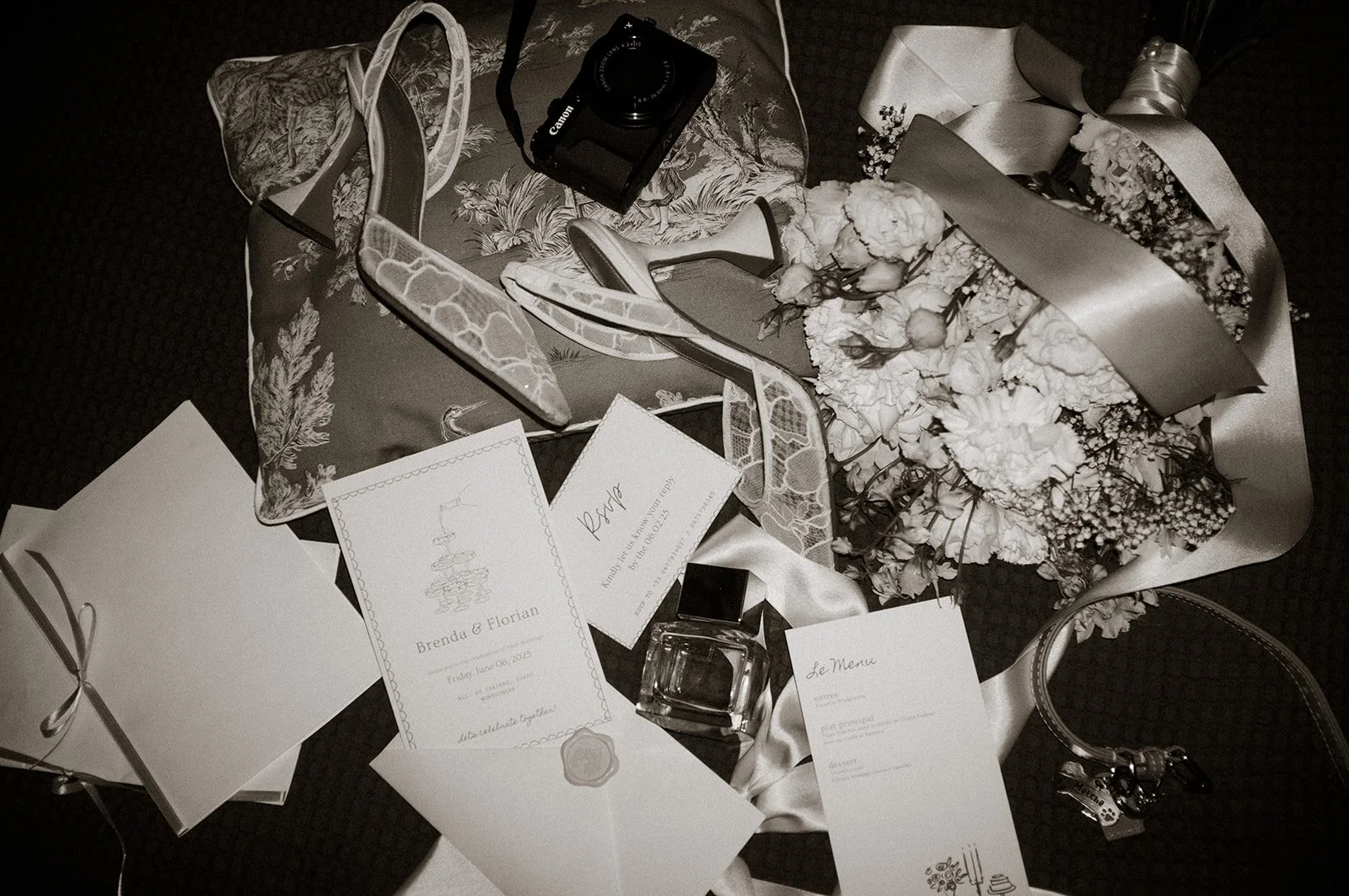 Florian & Brenda (château) B&W - _elinachantelweddings-265.jpg