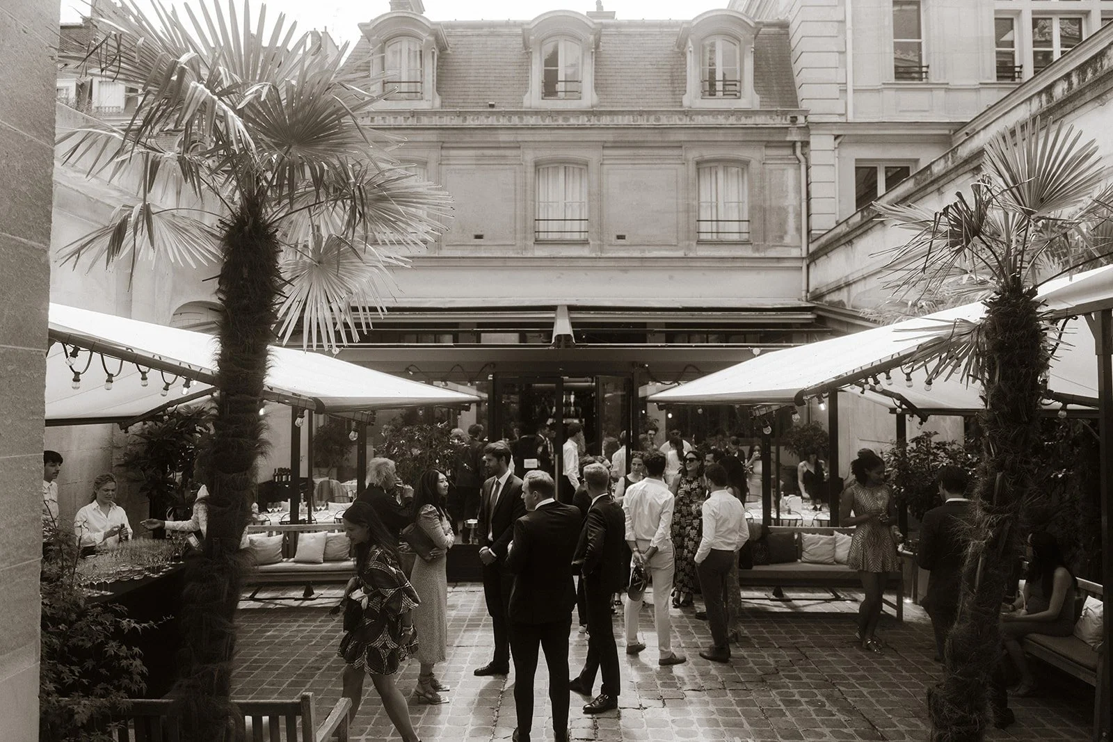 Joséphine & Hugues B&W - _elinachantelweddings-092.jpg