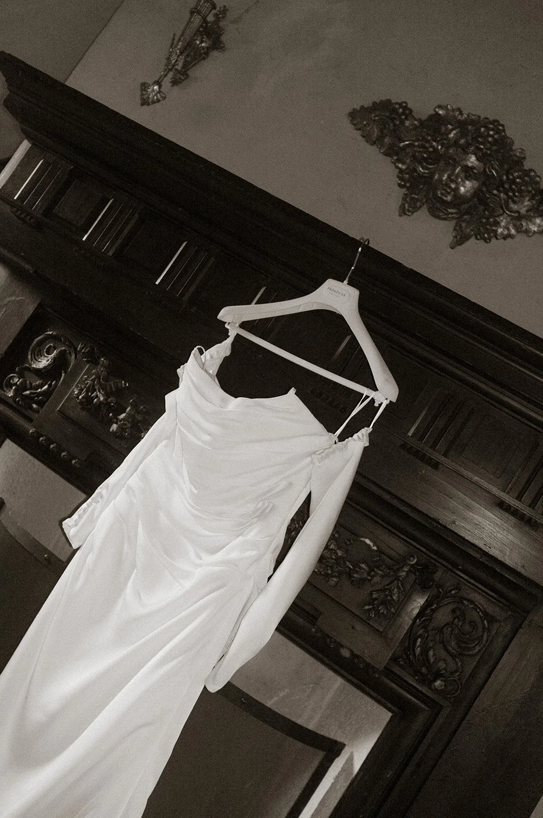 Ludmilla&Charles - d-day B&W - _elinachantelweddings-015.jpg