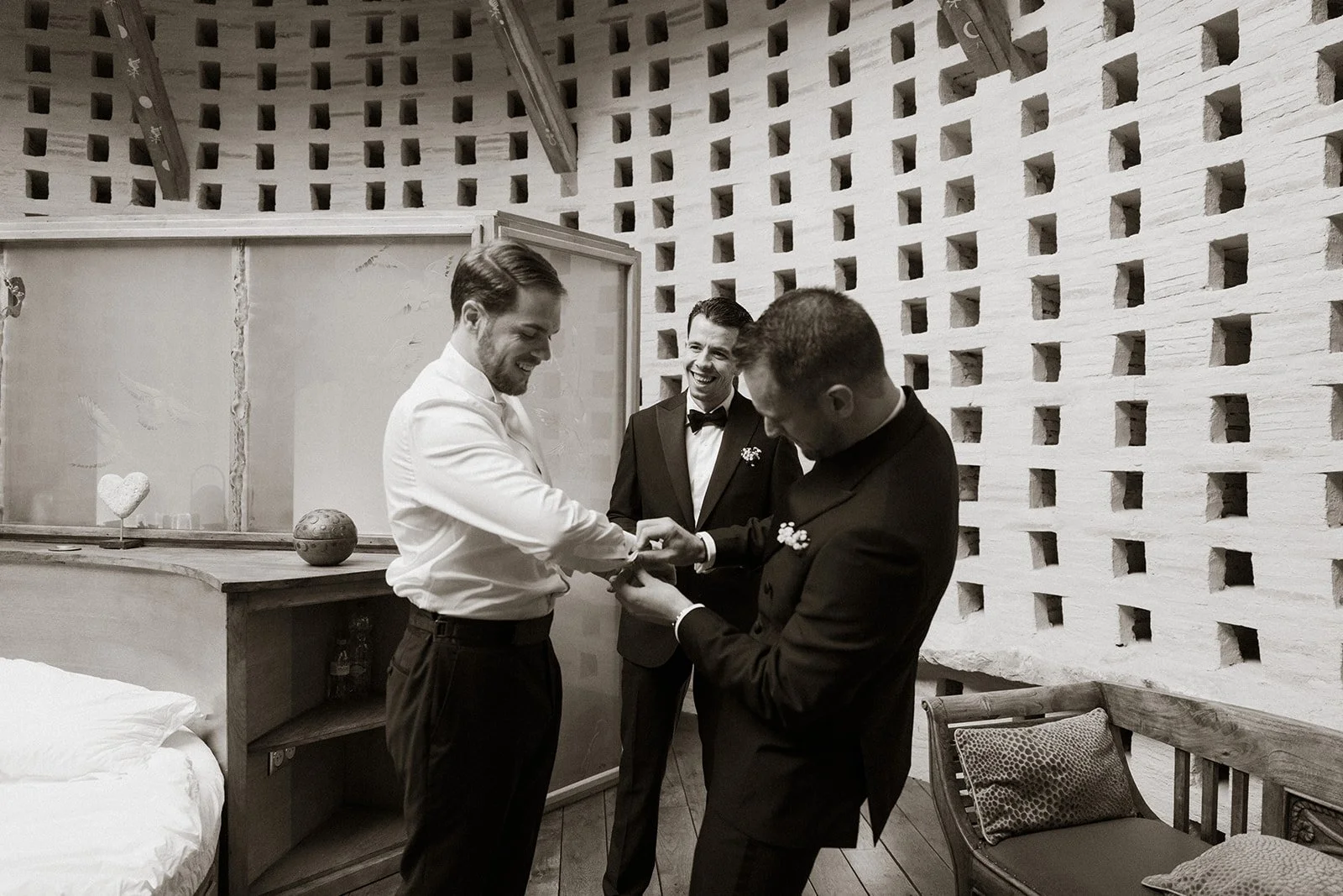 Ludmilla&Charles - d-day B&W - _elinachantelweddings-035.jpg