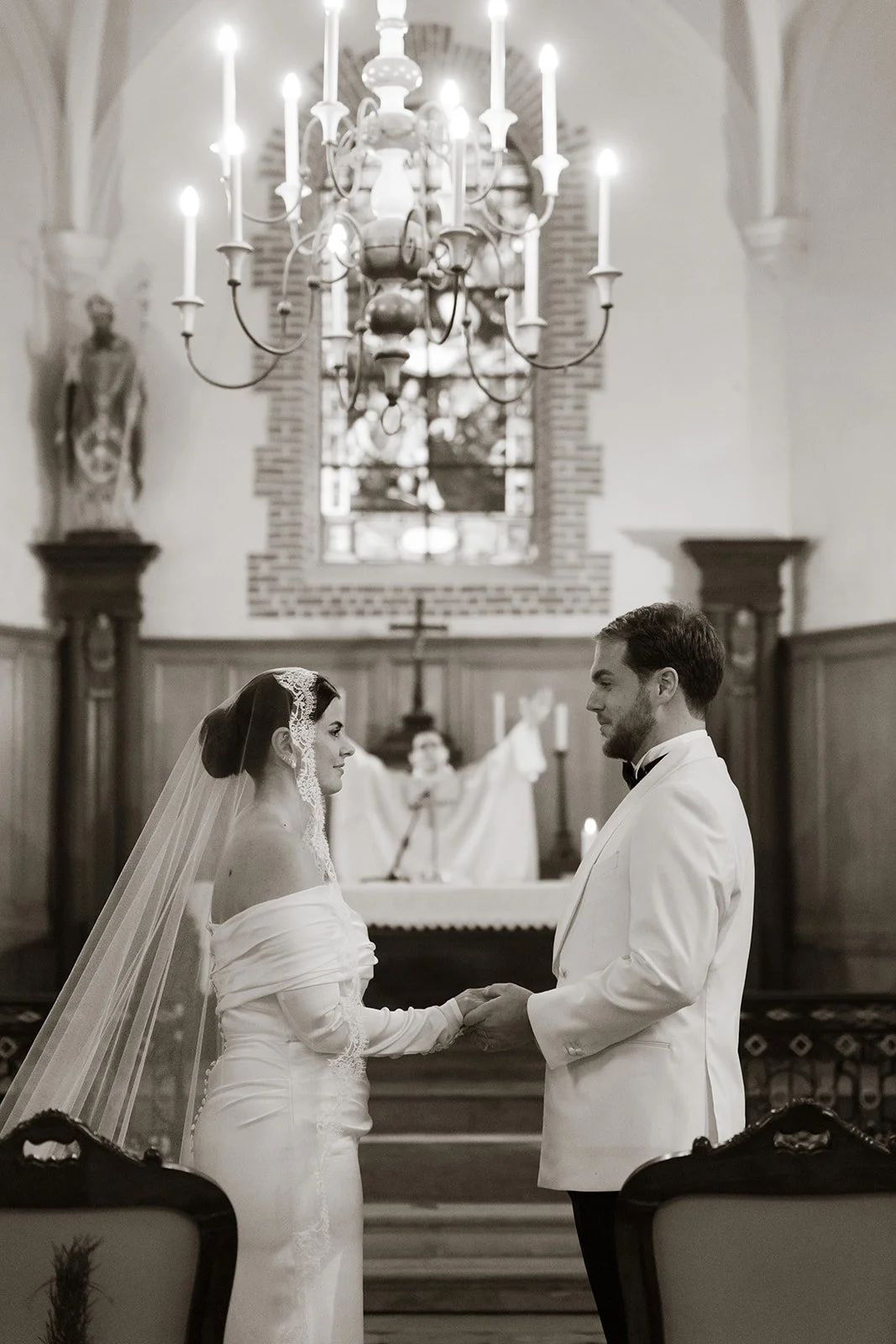 Ludmilla&Charles - d-day B&W - _elinachantelweddings-106.jpg