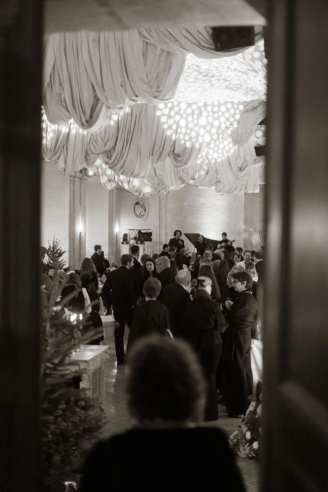 Ludmilla&Charles - d-day B&W - _elinachantelweddings-156.jpg