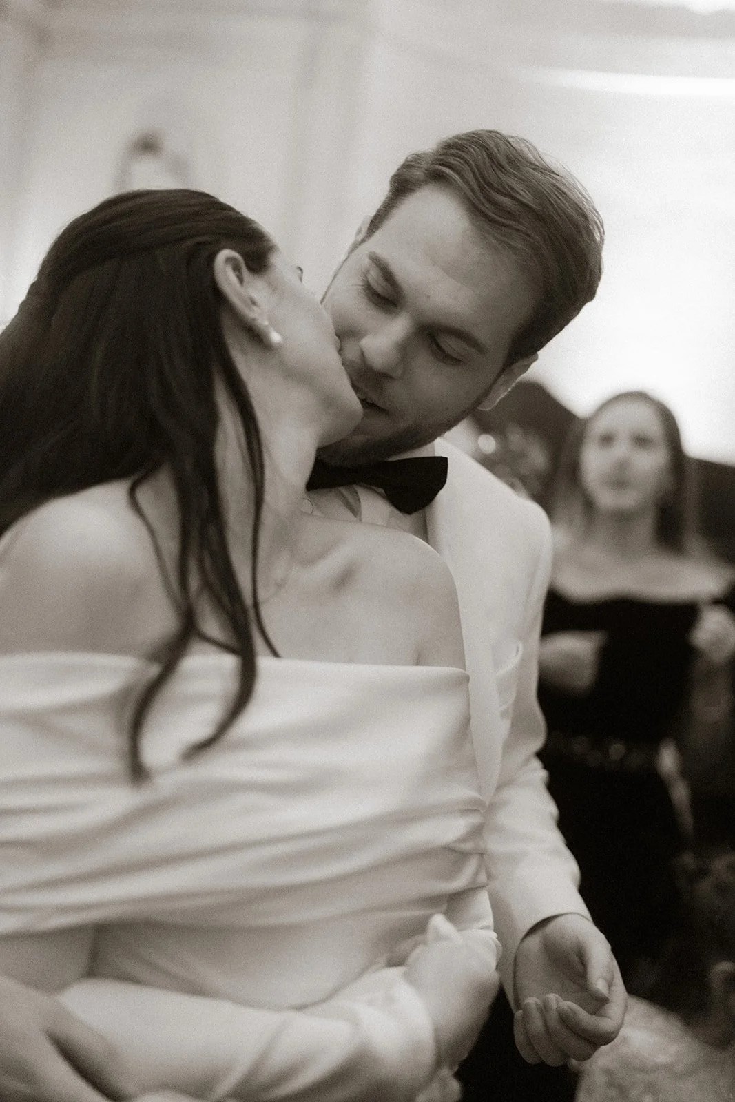 Ludmilla&Charles - d-day B&W - _elinachantelweddings-161.jpg