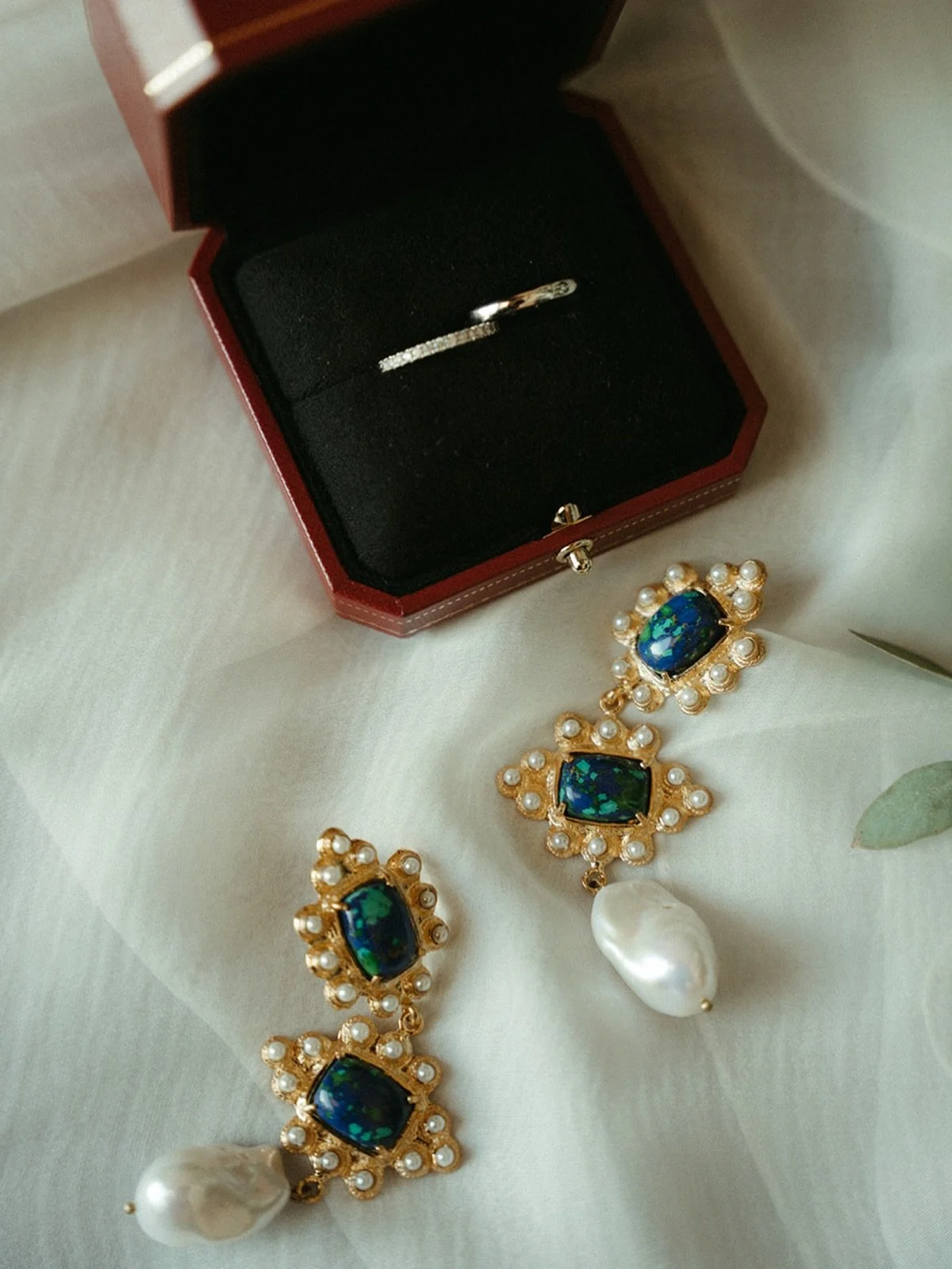 Les boucles de Madeleine 

Lieux @chateaudefonscolombe @chateau_alpheran 
Traiteur @marrou_traiteur 
Robe @soio_paris 
Fleurs (bouquet, &eacute;glise) @chezlaurentfleuriste 
(ch&acirc;teau, tables) @marrou_traiteur 
Dj @nuitblanchedj 

#photographema