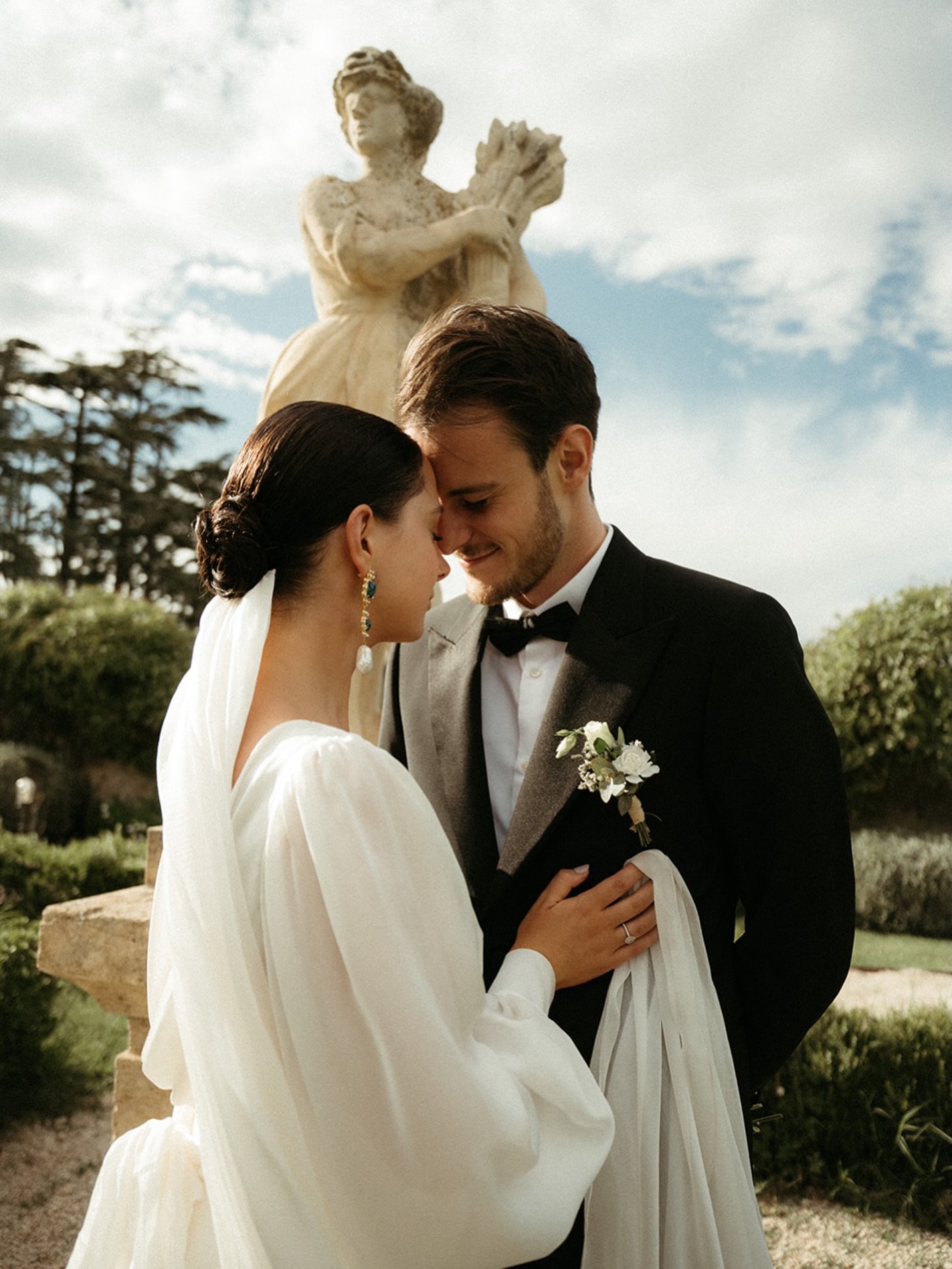 Sunlit folds, 2024

Lieux @chateaudefonscolombe @chateau_alpheran 
Traiteur @marrou_traiteur 
Robe @soio_paris 
Fleurs (bouquet, &eacute;glise) @chezlaurentfleuriste 
(ch&acirc;teau, tables) @marrou_traiteur 
Dj @nuitblanchedj 

#photographemariagepa