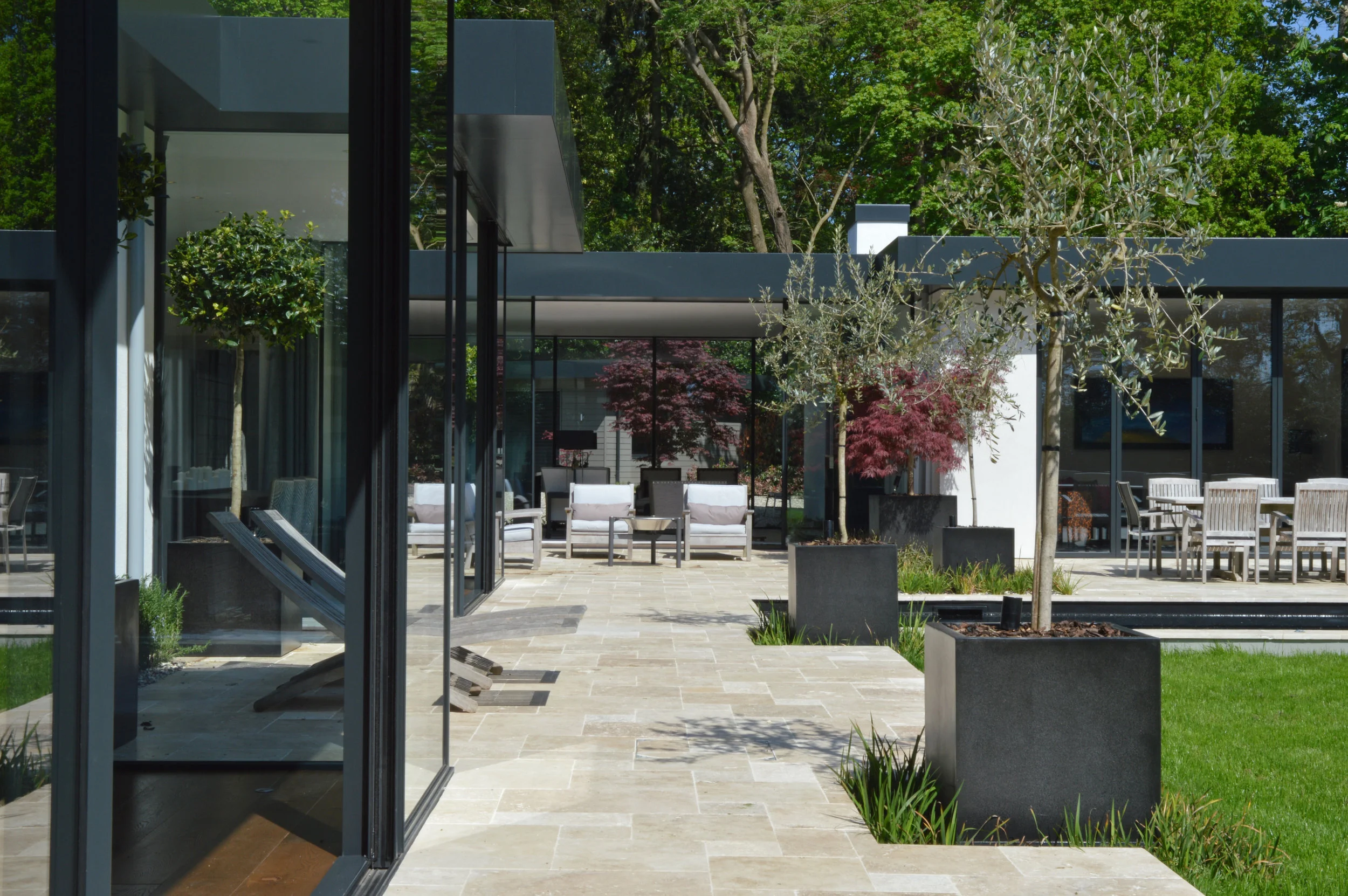 Rear terrace avenue.jpg