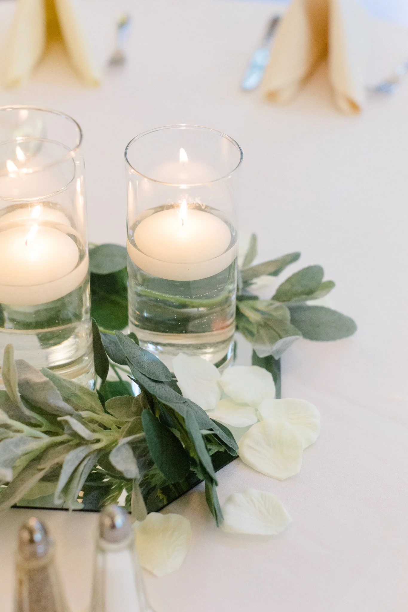 Lakeside Centerpiece_cylindervase.jpg