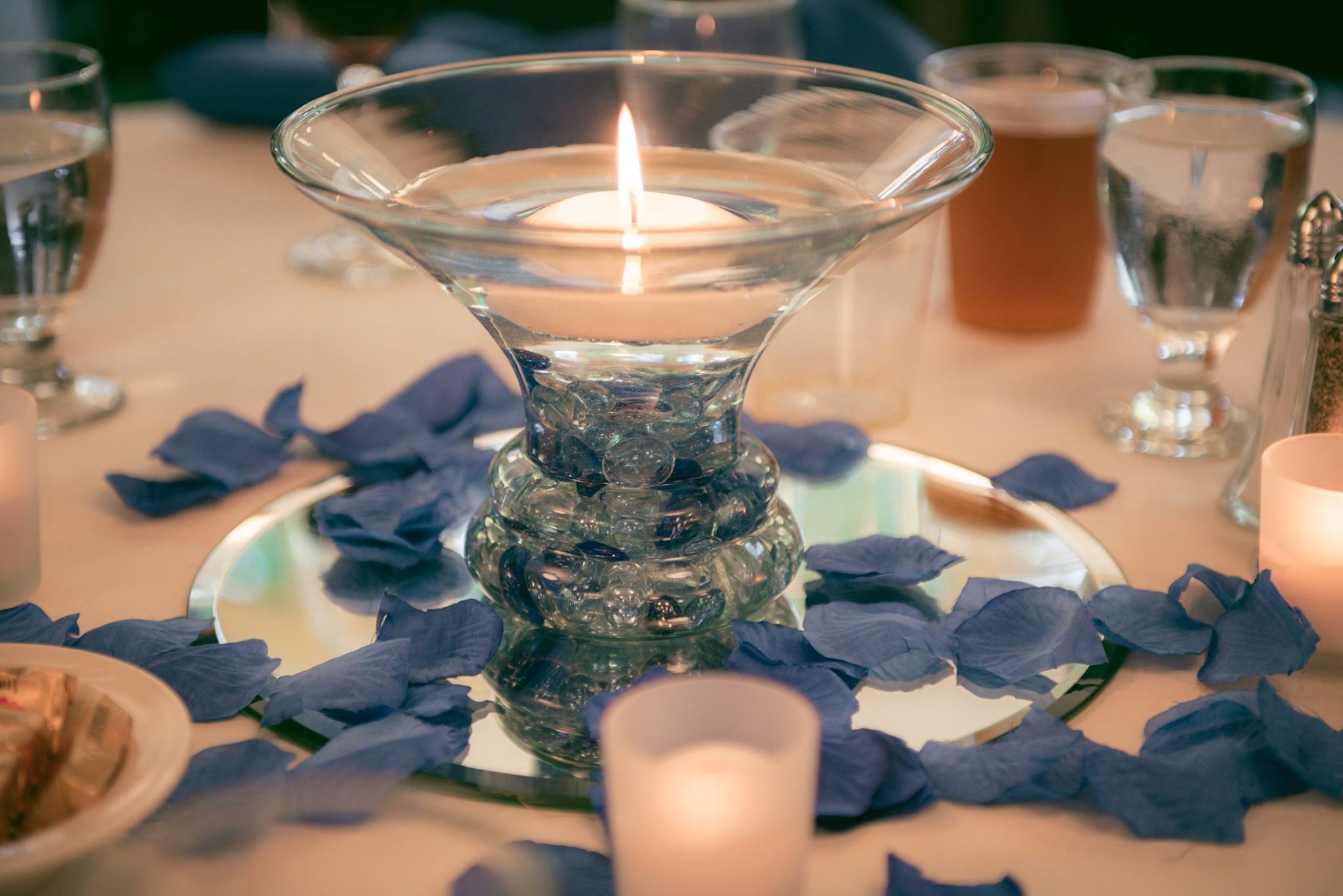 Lakeside centerpiece_SweetDee Photography.jpg