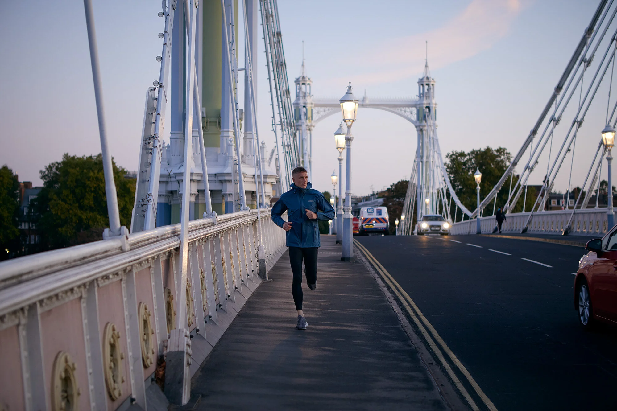 london-running-sportswear-athleisure-sunrise-run-01.jpg