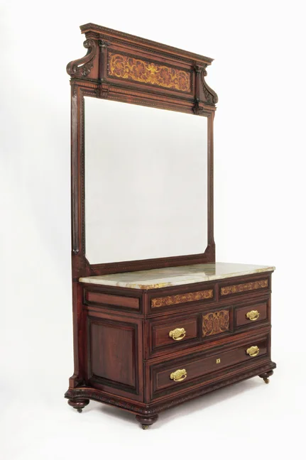 426 Dresser LR.jpg