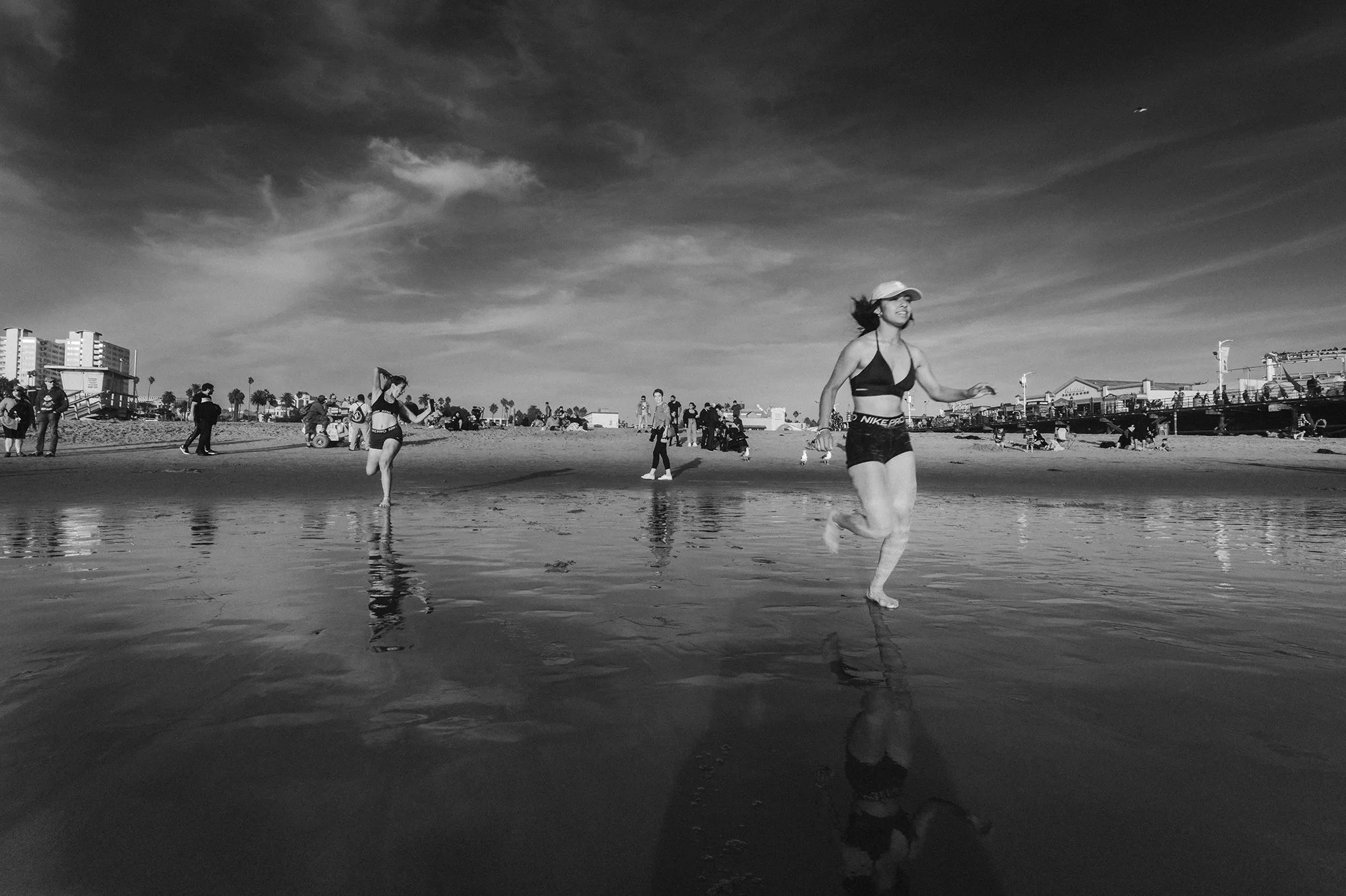 Brandon Martinez - Runners - Santa Monica Pier .jpg