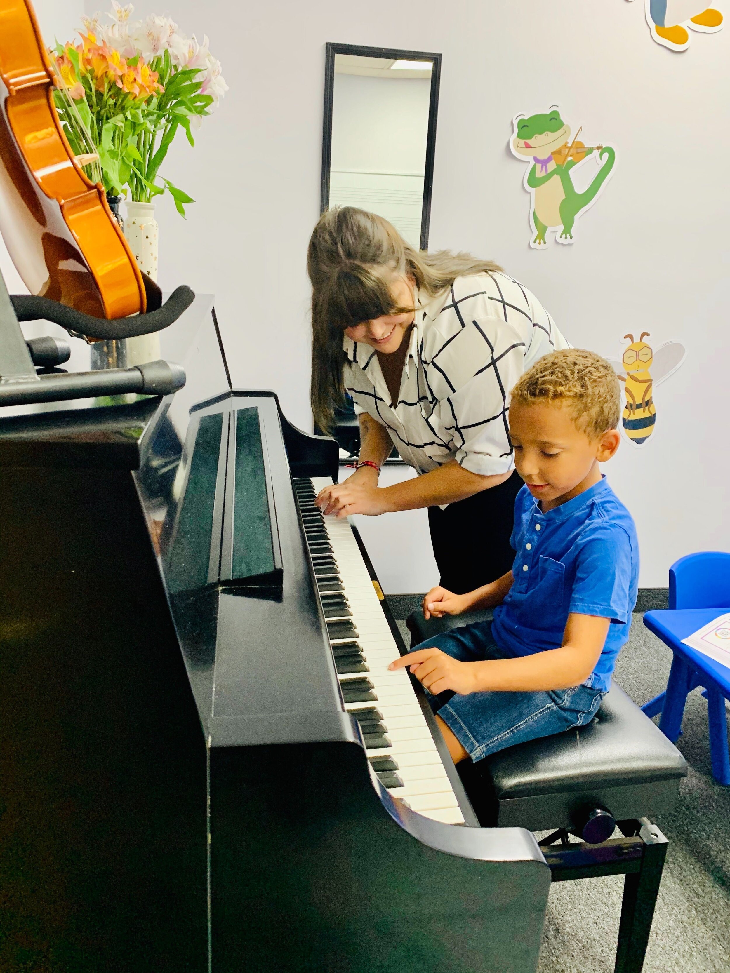   ANIMAL ADVENTURES IN MUSIC    Music Introductory Classes for 3-6 year olds    REQUEST INFO  