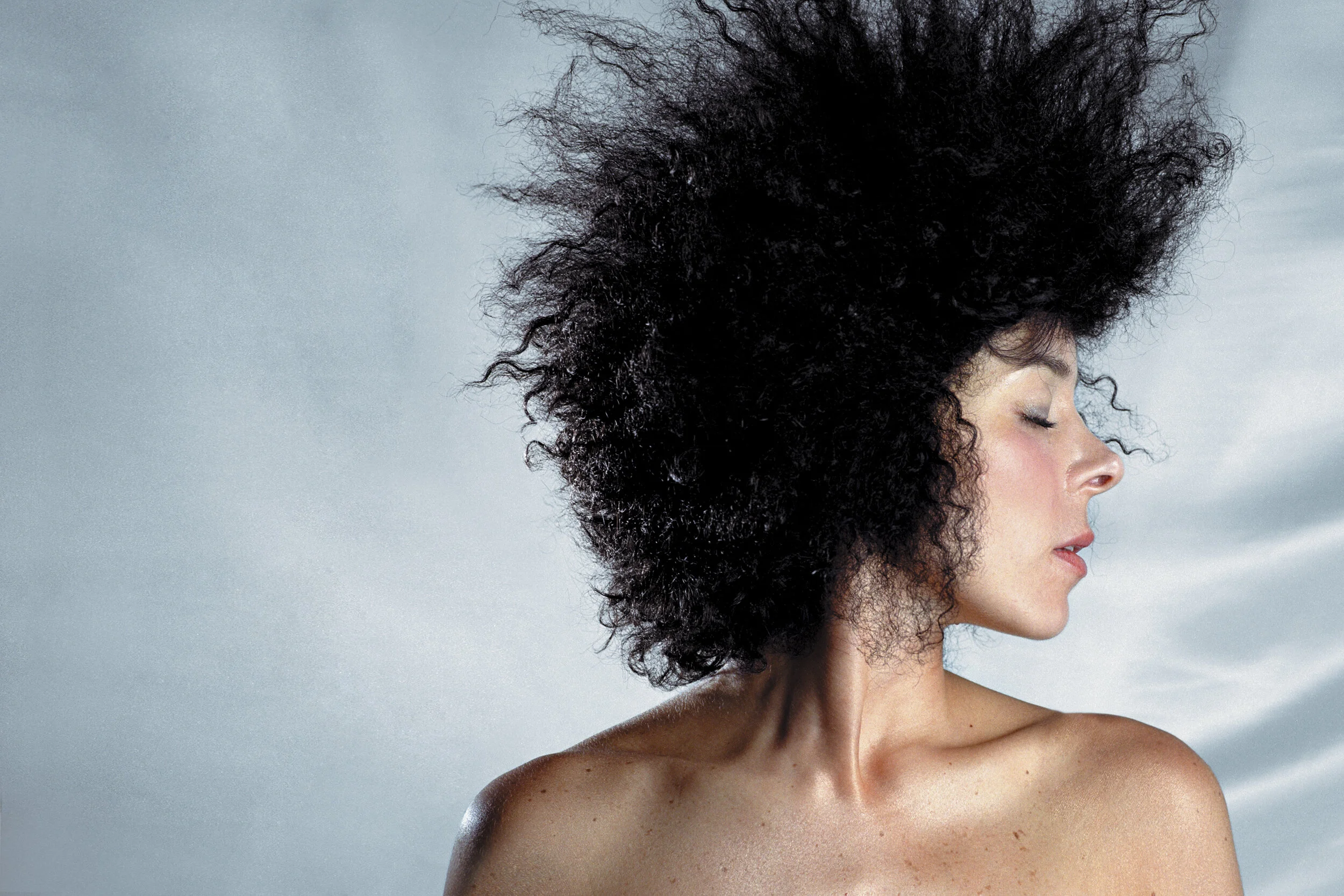 Editorial - Ely Guerra, singer-songwriter – Marvin