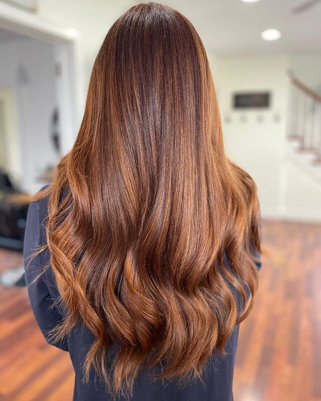 Hands down my favorite color of literally all time. (I might be biased because I have auburn hair too 😉)
