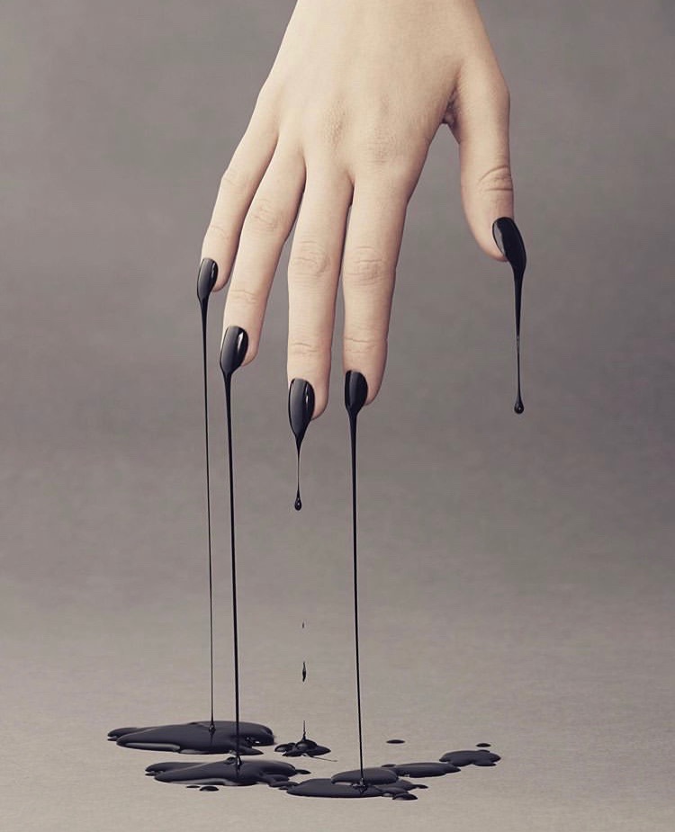 Black dripping nailsIMG_3326.jpg