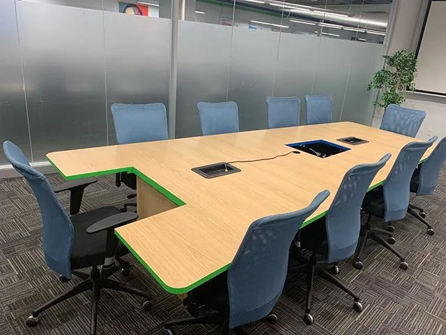 Privacy? ✅ Projector? ✅ Whiteboards? ✅ The Carter room is ready for use! #torontooffice #boardroomrental #meetingspace #torontoentrepreneur #workshoproom #roomforrent #modernoffice #uniquesettings