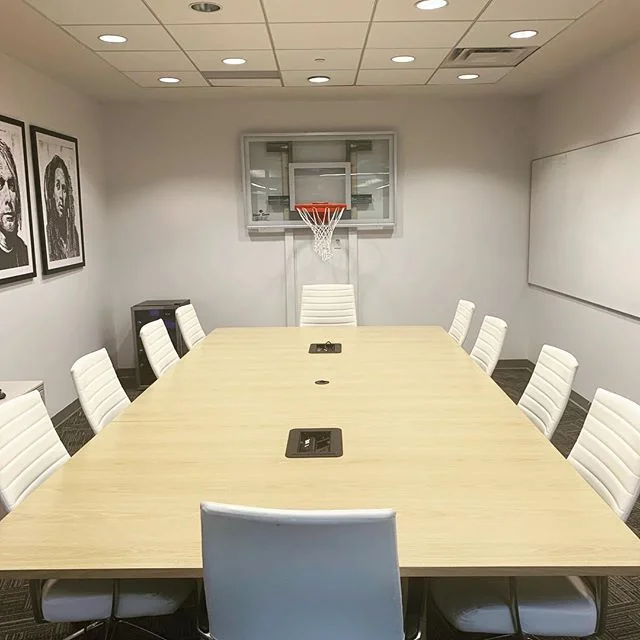 Modern design for modern meetings #modernoffice #boardrooms #meetingroom #privatemeetingspace #interiordesign #unique #torontospace #basketballinspiration