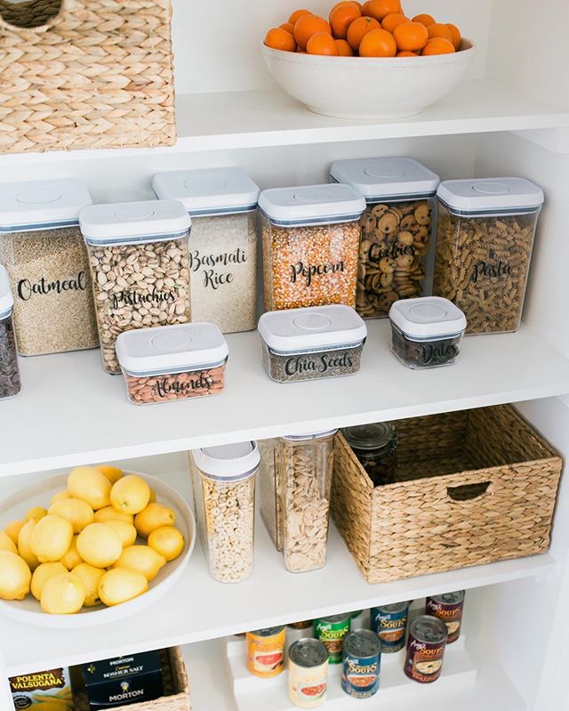 Sunday&rsquo;s are for getting prepped for the week. Which means restocking the pantry, religiously going through my planner and getting organized so I have a productive work week. What are some of your Sunday rituals? 💛