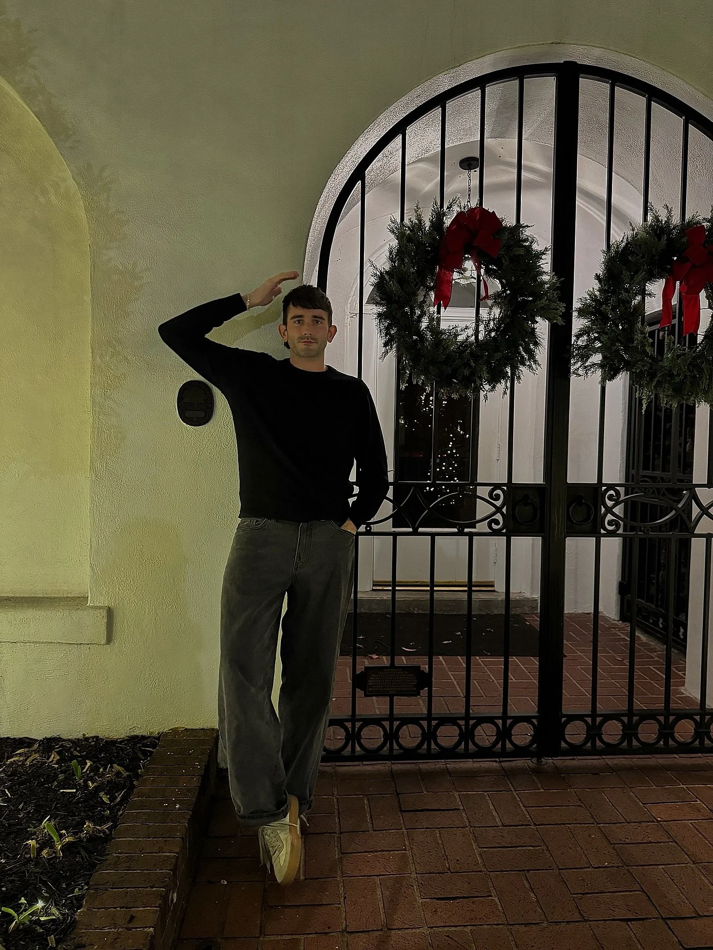 martha may whovier sun.
betty lou who moon. 
grinch rising.