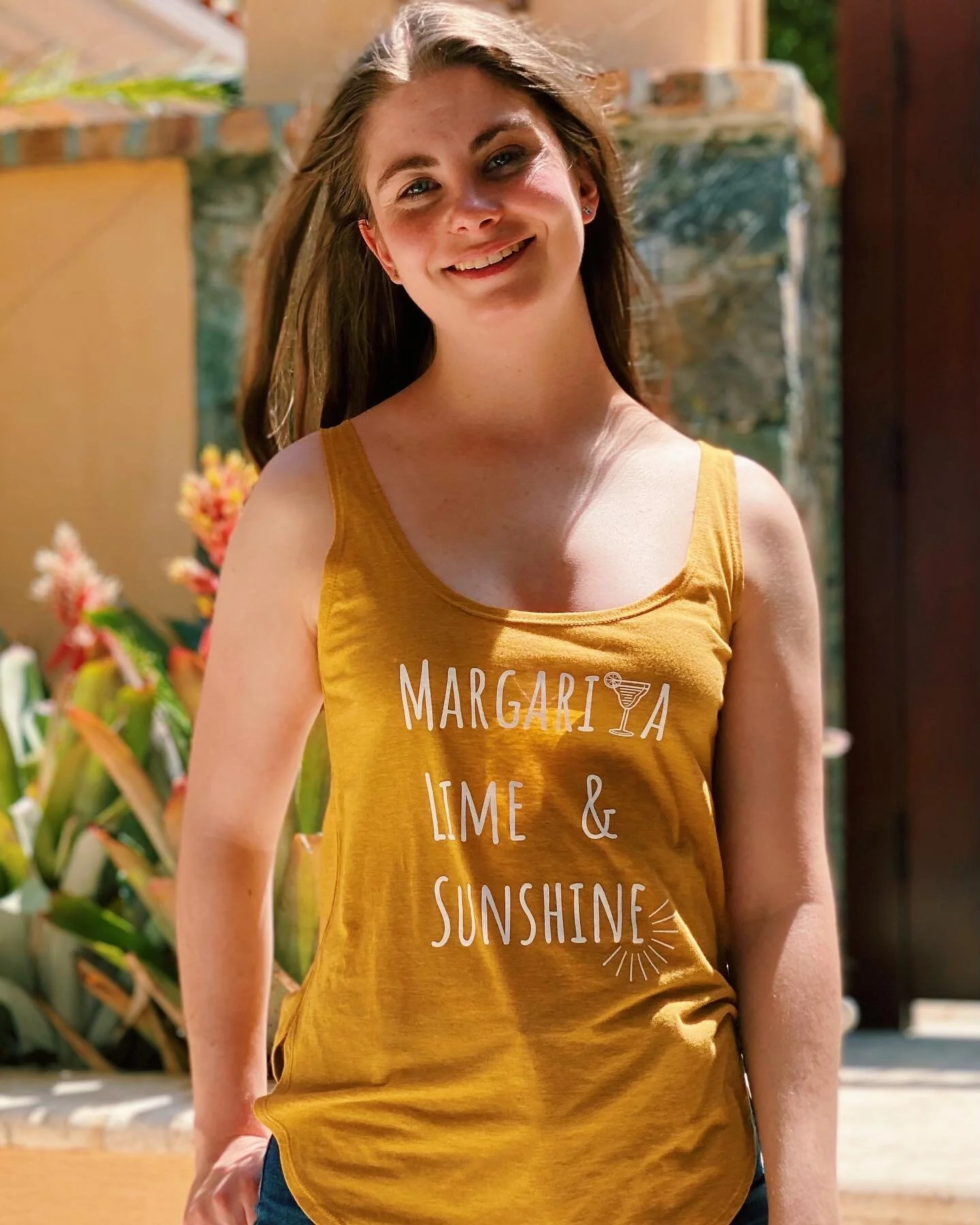 i don&rsquo;t even like margaritas 🍹🍋☀️
&bull;
&bull;
&bull;
&bull;
&bull;
📸: John Smith
#stjohnusvi #margarita #lime #sunshine #stjohn #usvi #margaritas #drink #drinkstjohn #vaccinated #travel #sun #girl #brownhair #blueeyes