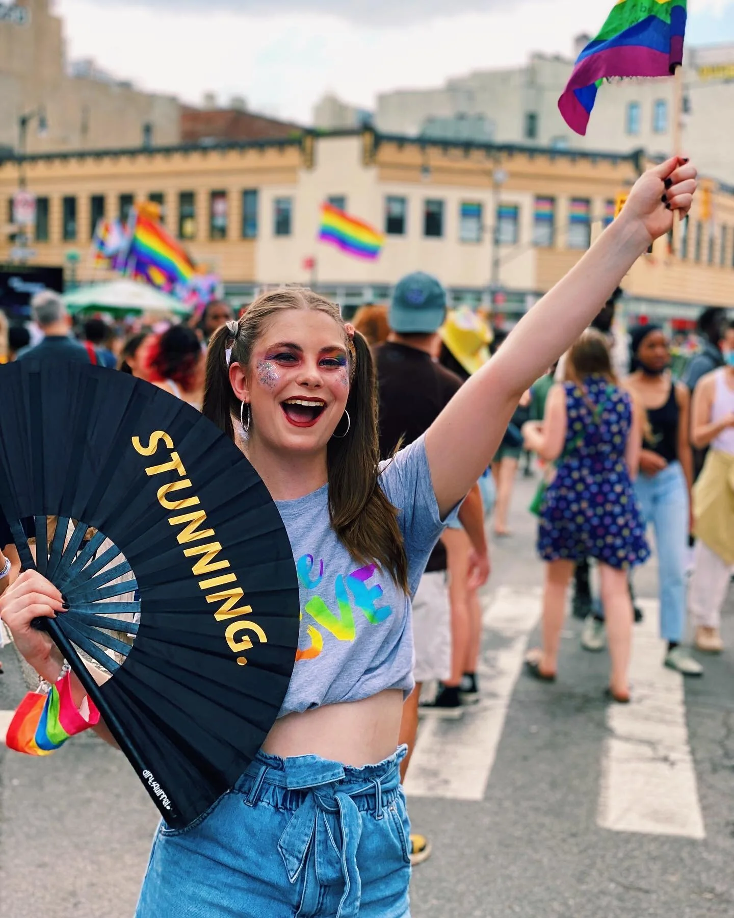 the snake&rsquo;s name is Anubis. happy pride! 🏳️&zwj;🌈🐍🏳️&zwj;⚧️
&bull;
&bull;
&bull;
&bull;
&bull;
📸: @genevieve_hendrix &amp; me
#pridemonth #pride #pride🌈 #lgbt #lgbtq #loveislove #lgbtq🌈 #gay #gaypride #happypride #prideparade #snake #anu
