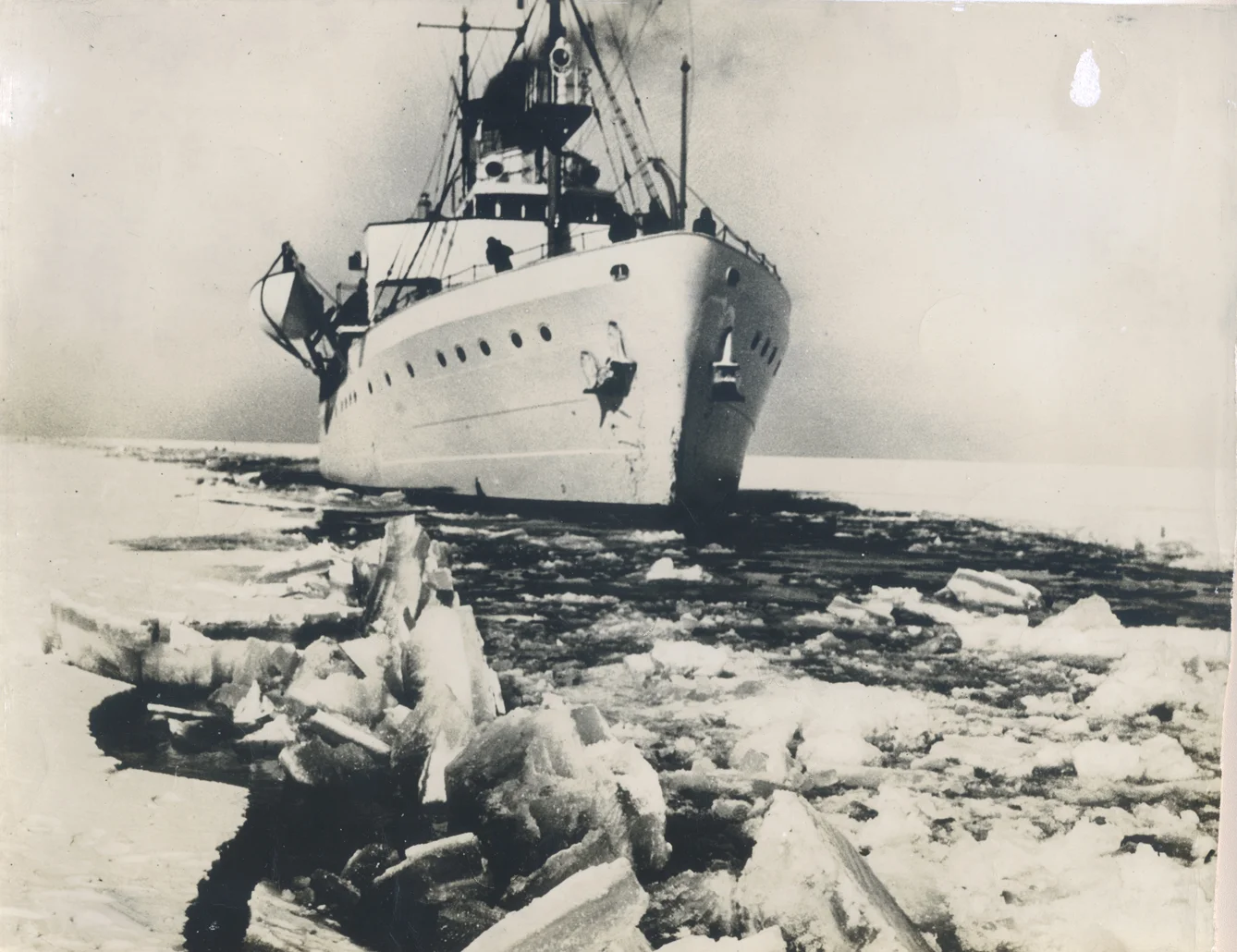 Escanaba breaks ice on Lake Michigan