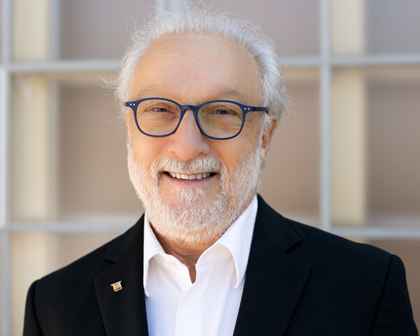 Robert Spector Best-Selling Author and International Speaker