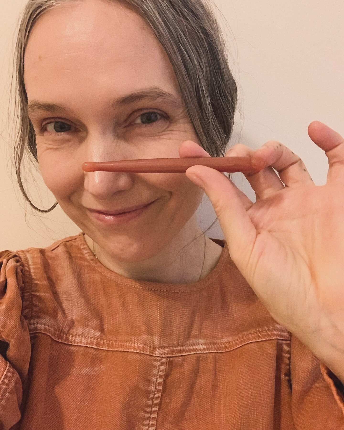 Accidentally matching my reflexology tool 🧡

I took a facial reflexology training with Helen Black of @mirrormedicine back in 2018 and love weaving this modality into my sessions. There&rsquo;s nothing quite like facial reflexology for dropping peop