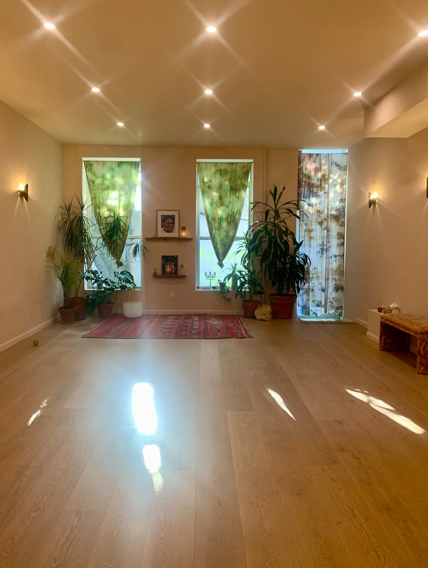 Breathwork For Self Trust 
Tuesday 9/16 7pm at @maharosenyc 

Rediscover or discover for the first time, your body as safe haven, as home, as healer and healed.  This class is for anyone curious to know themselves at an energetic level and to deepen 