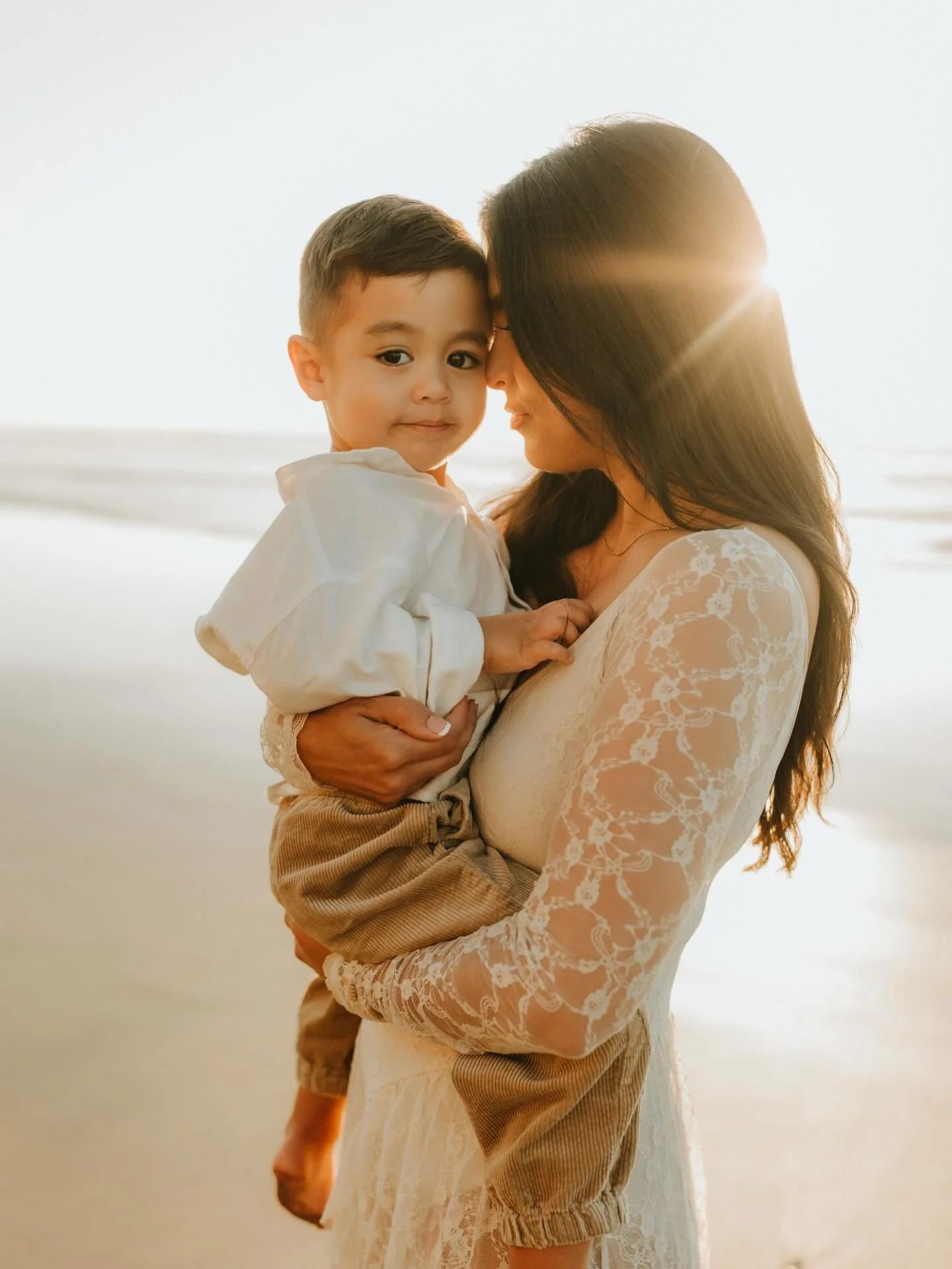 Coming out of my IG hiatus to say Happy New Year! ✨
A quick update for 2026: I&rsquo;ll only be taking a limited number of sessions each month, so if you&rsquo;re hoping to book with me this year, I recommend planning ahead and booking early! 
I can&