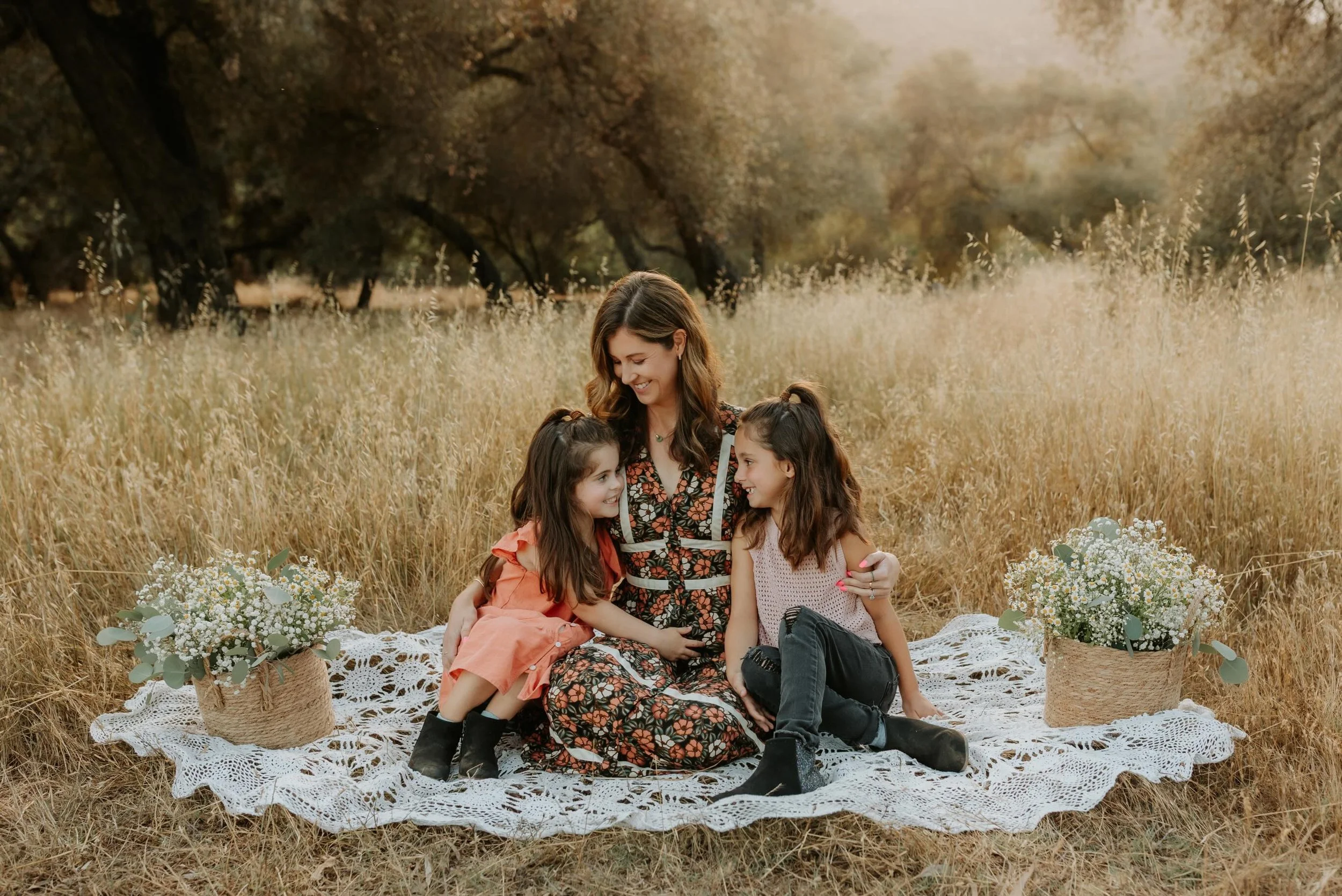 Happy Friday! ✨ Sharing another beautiful motherhood mini session and wishing all the mamas a wonderful Mother&rsquo;s Day weekend! 🤍🌼

San Diego Photographer 
San Diego Family Photographer 
San Diego Motherhood Photographer