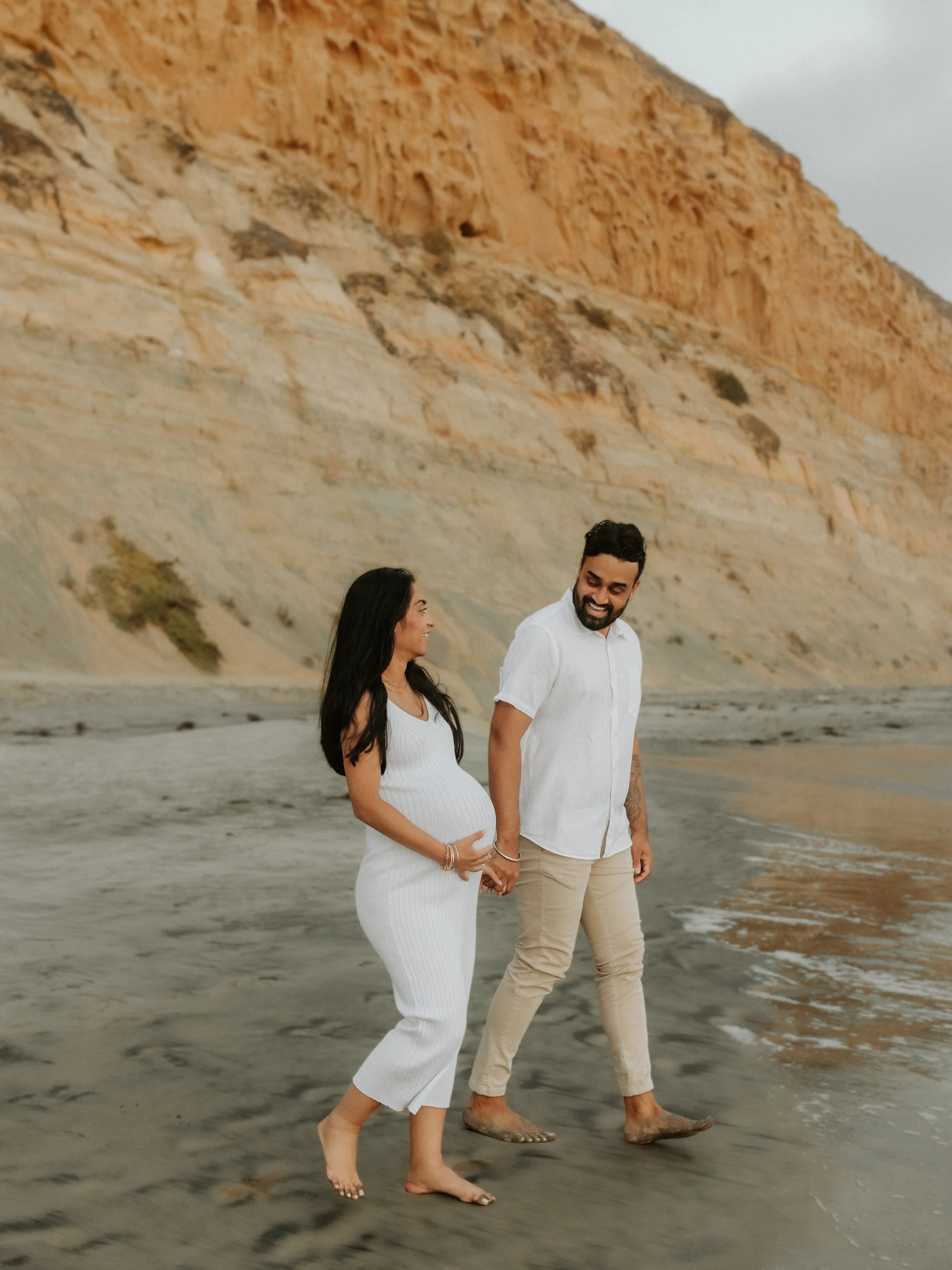 Happy Friday! ✨ Just sharing another beautiful maternity session. Wishing everyone a happy long weekend 🤍 

San Diego Photographer
San Diego Maternity Photographer
San Diego Family Photographer