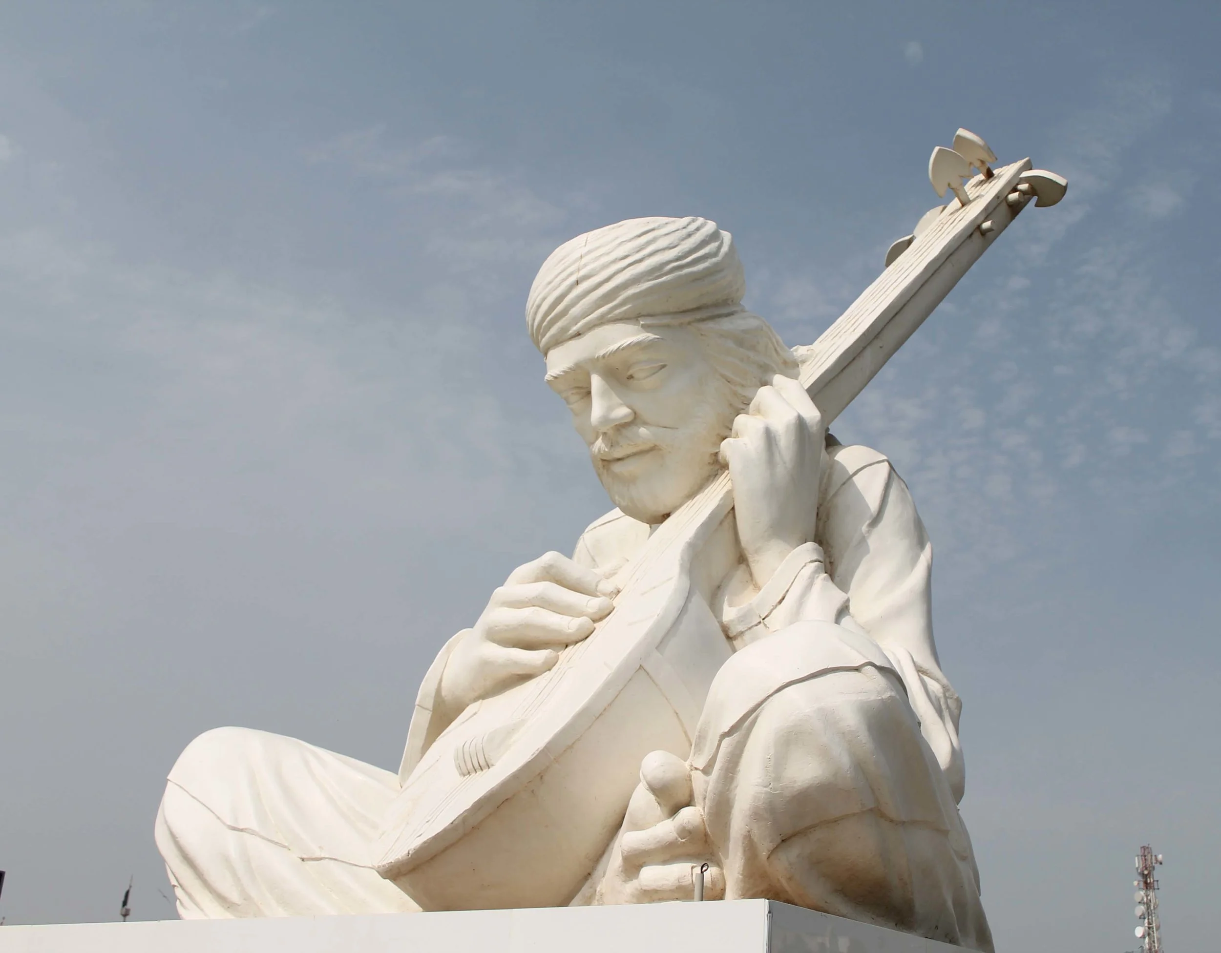 Statue of Shah Abdul Latif Bhittai by Nadir Ali Jamali in Bhit Shah