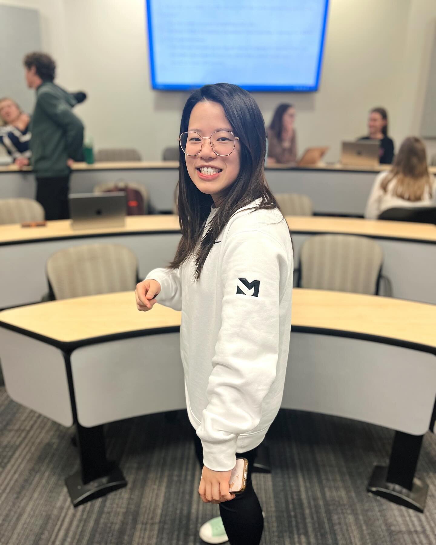 Scavenger hunt time!!

If you see someone (most likely in the Tanner Building) wearing one of these awesome sweatshirts, it is most likely a Marketing Lab member! Stop us and ask what it&rsquo;s like to be in the lab! 💙 

If you find someone, tag th