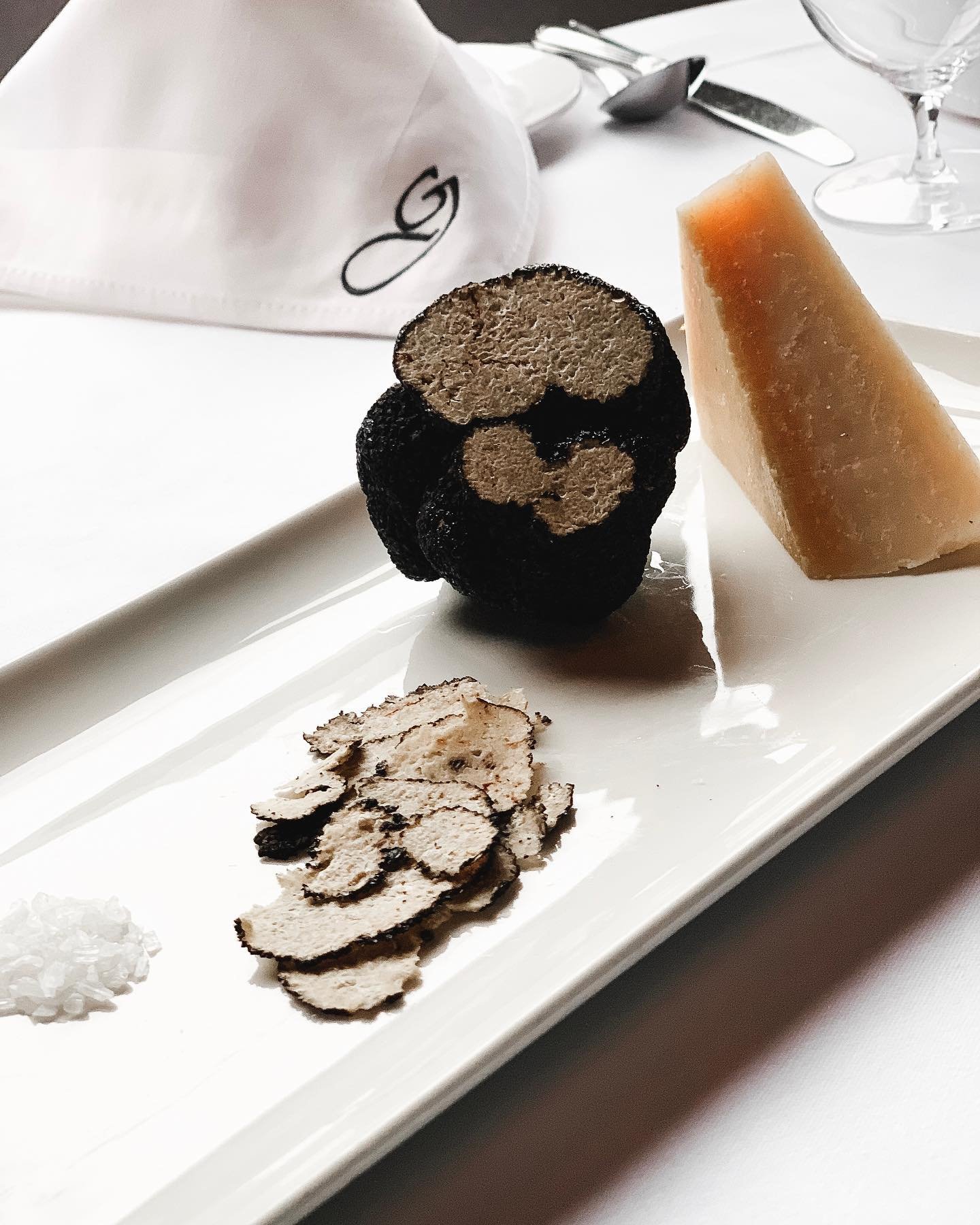 Late-Night Italian Dining for Gatineau: Best Times, Menus and Sips