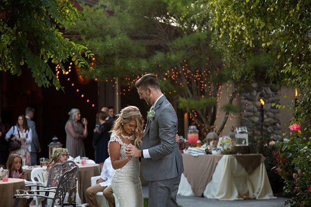 This wedding was beautiful and can I just say the photographer got some amazing shots!  Photo Credit 📷 @erikjhillphoto  #weddingparty #weddingstyle #roseriverreceptions #idahoweddingvenue #idahowedding #eastidahoweddingvenue #eastidahowedding #river