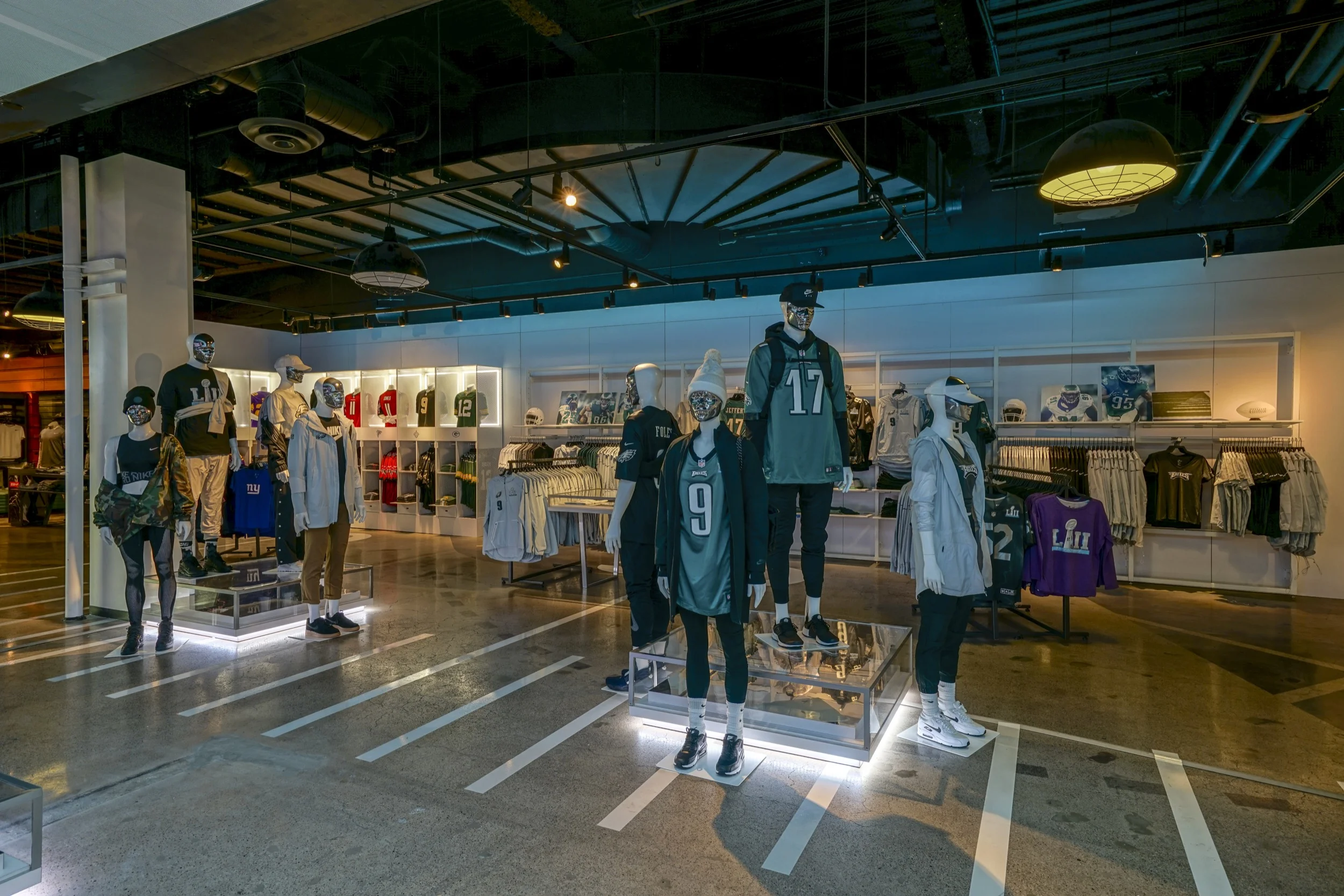 NIKE MOA 2-1-17_12 RT.JPG