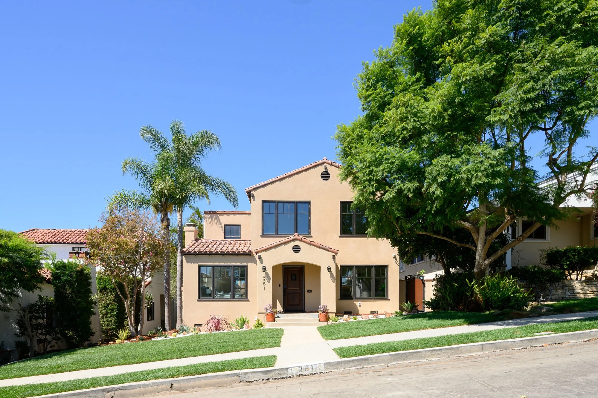 02 261 GRANADA AVE B.jpg