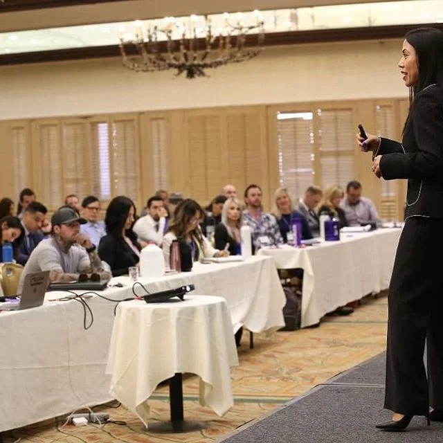 I had this amazing opportunity to speak in front of about 250 people.👬👭
_
What an additional awesome experience that was!🙌🏻
_
I actually see it as a privilege and I always enjoy training &amp; sharing the health &amp; wealth opportunity of the bu