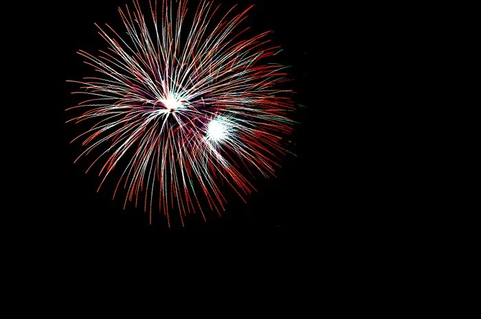 How-to-photograph-fireworks.jpg